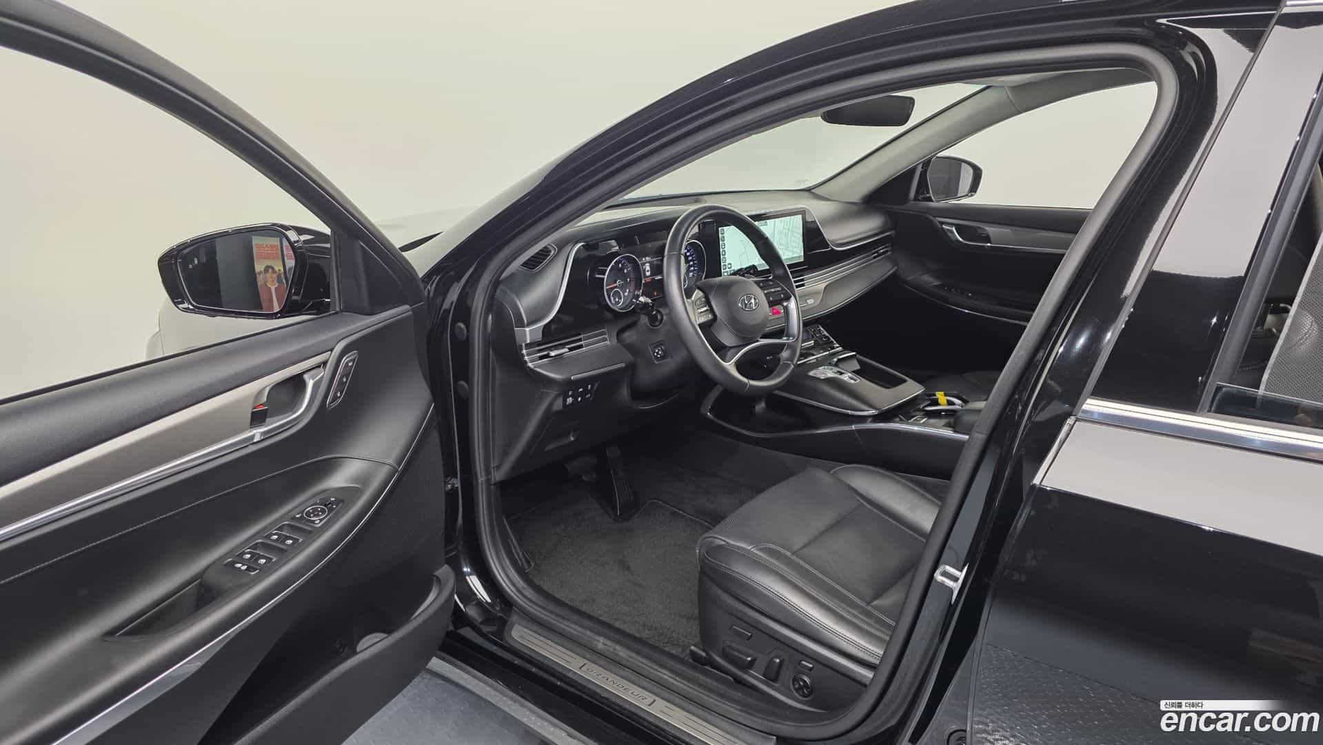 Grandeur Hyundai 2022.0-INNER-010