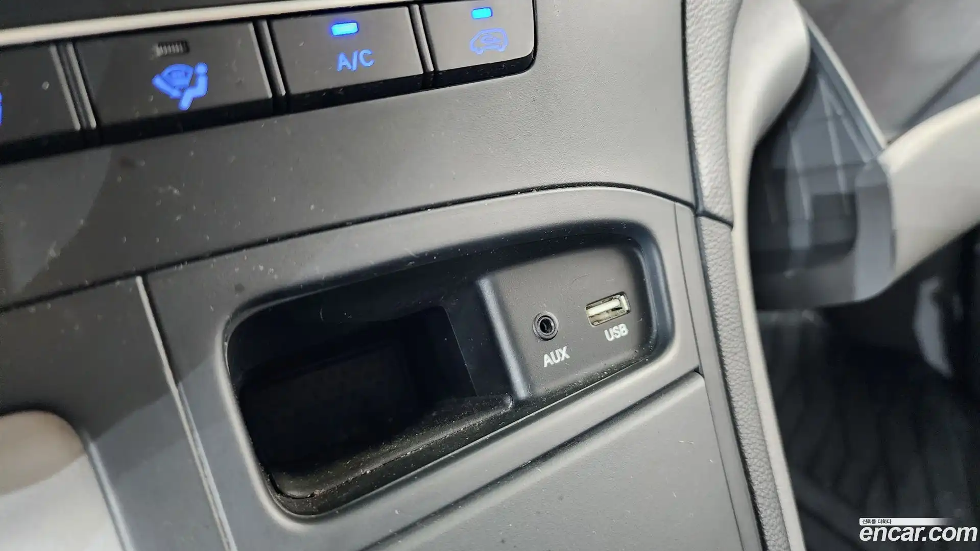 Starex Hyundai 2018.6-OPTION-016