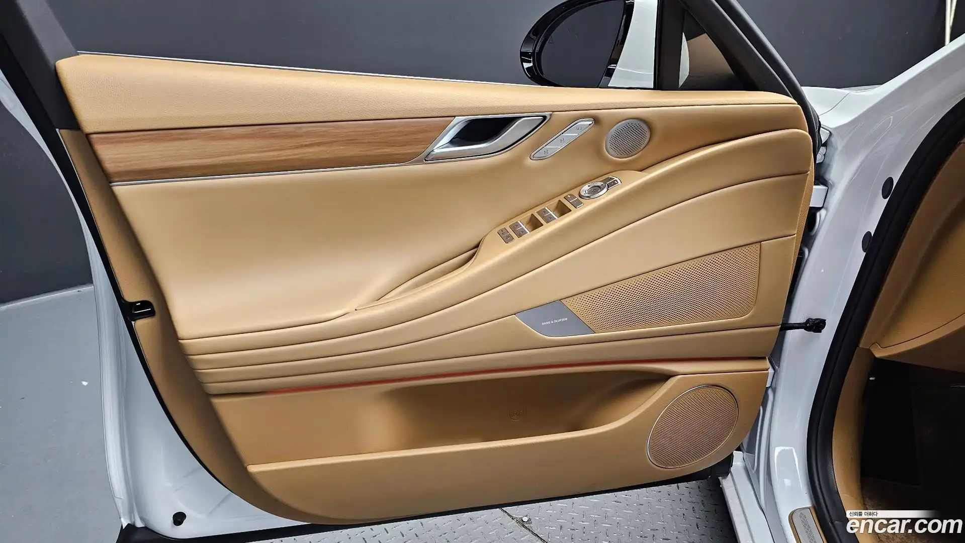 G80 Genesis 2024.4-INNER-034