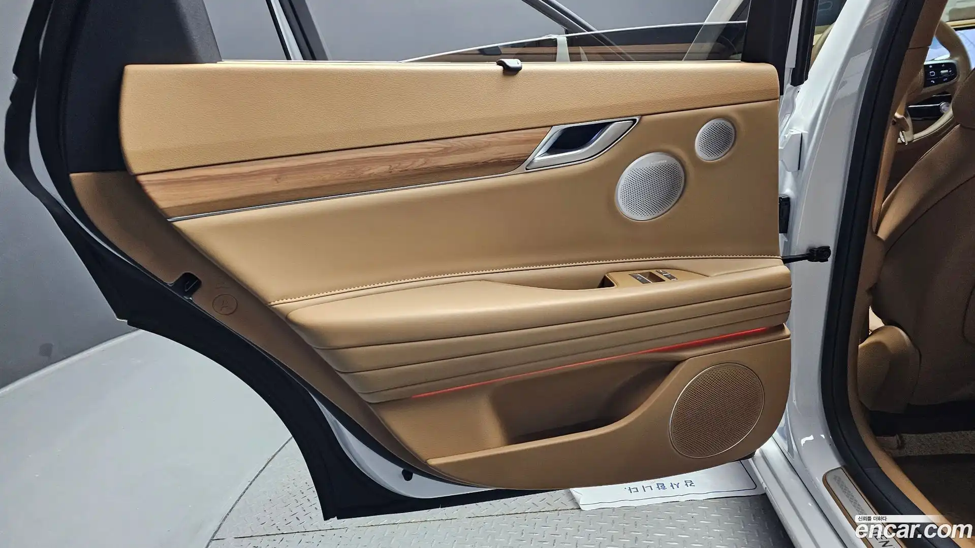 G80 Genesis 2024.4-INNER-035