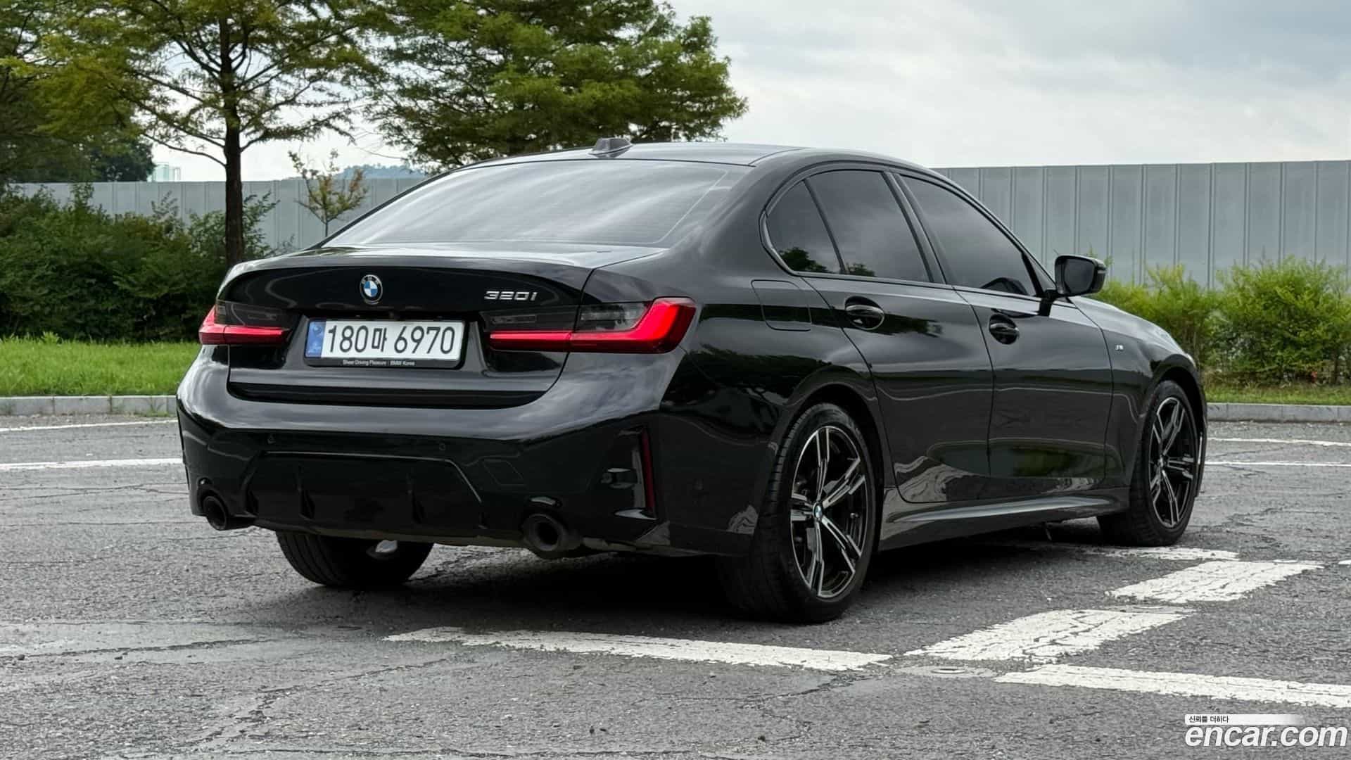 3-Series BMW 2022.10-OUTER-002