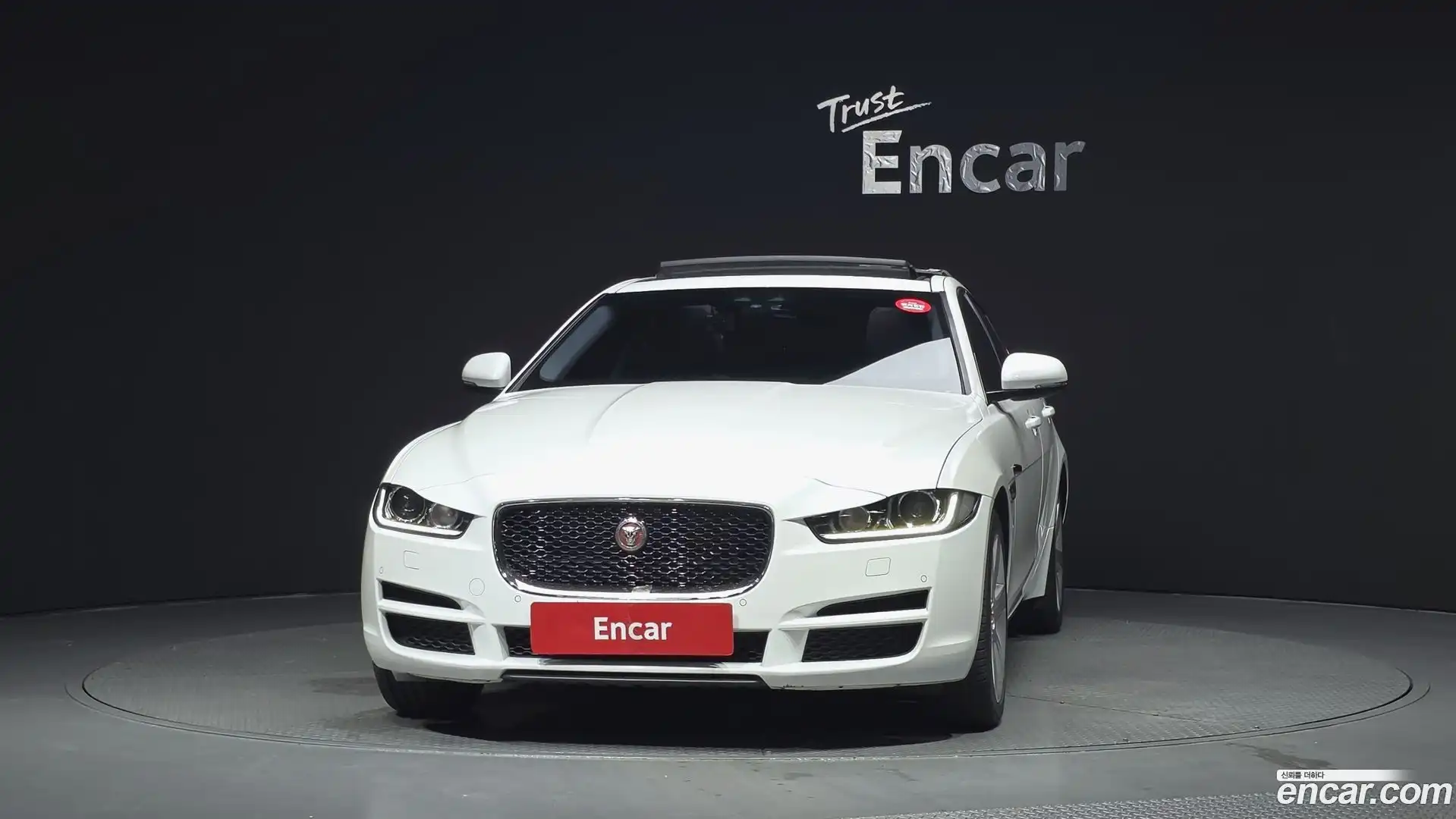 XE Jaguar 2017.9-OUTER-003