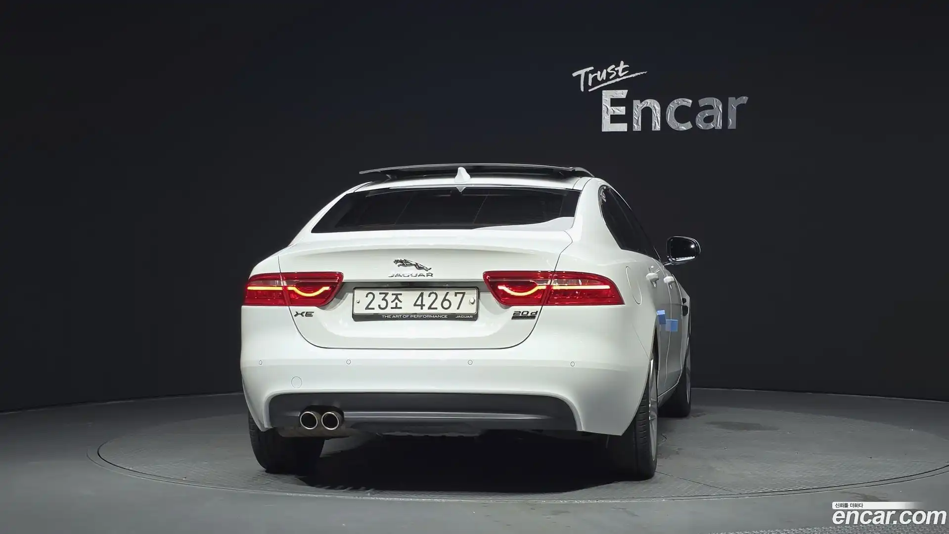 XE Jaguar 2017.9-OUTER-004
