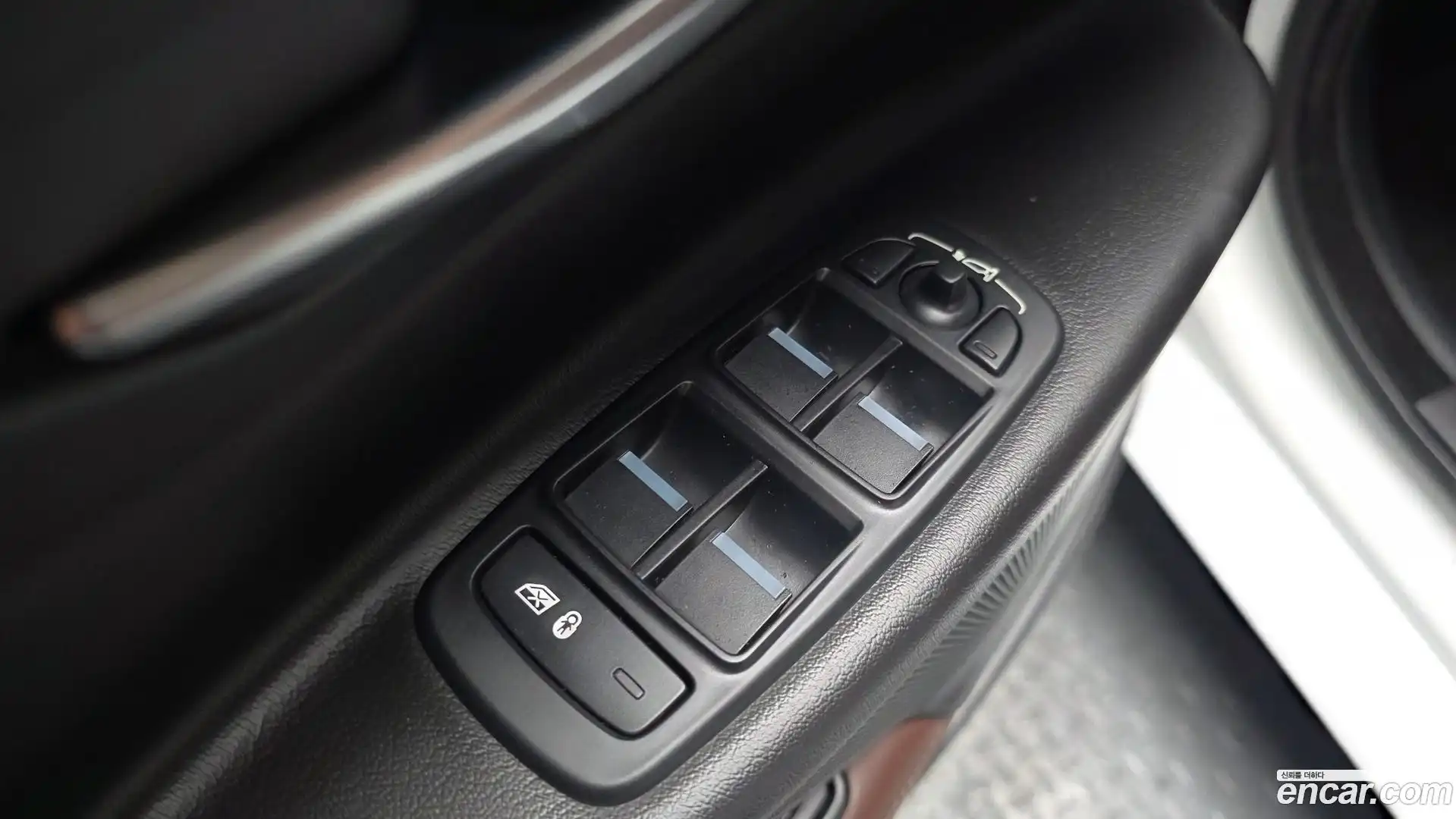 XE Jaguar 2017.9-OPTION-043