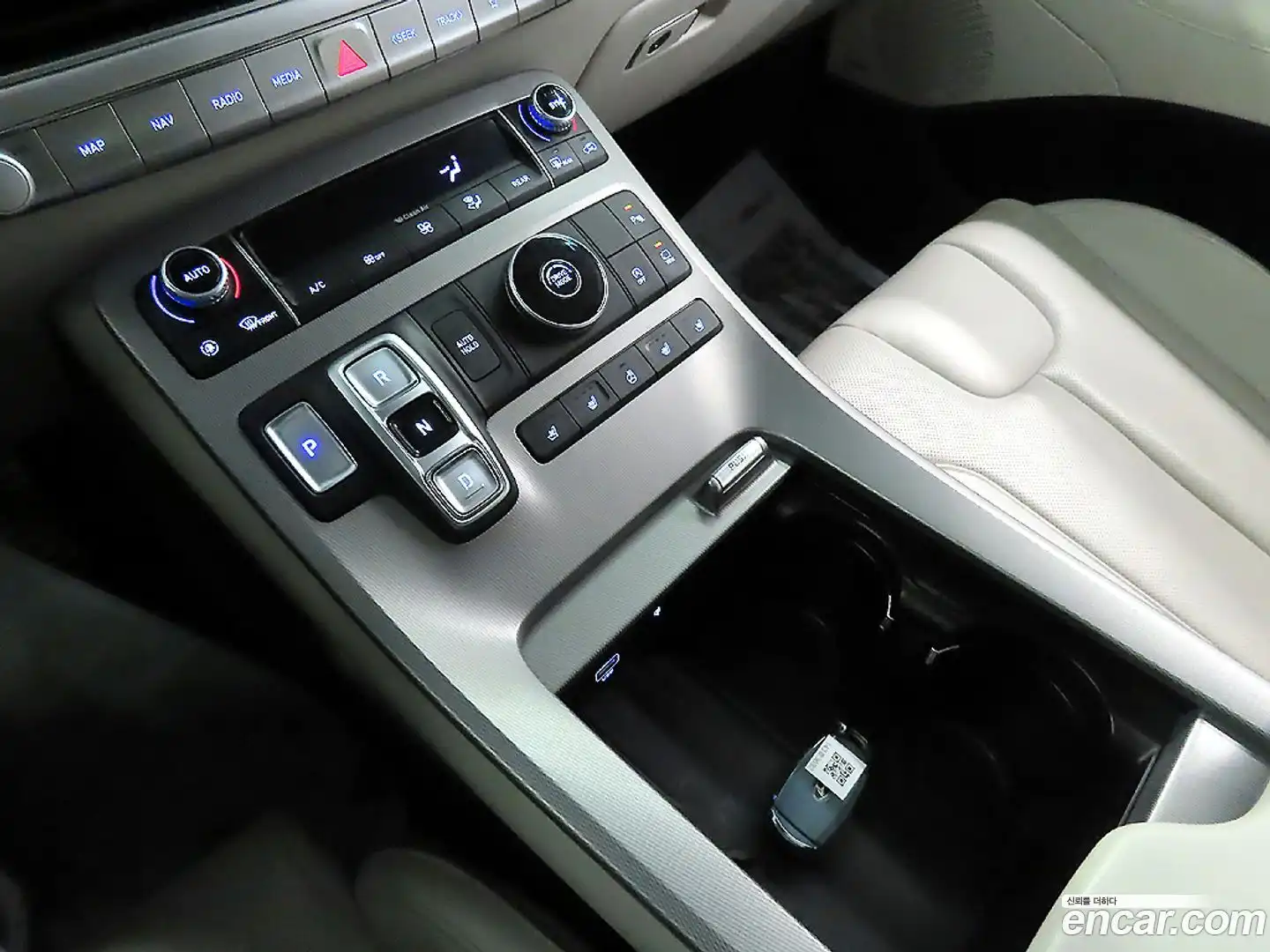 Palisade Hyundai 2022.1-INNER-010