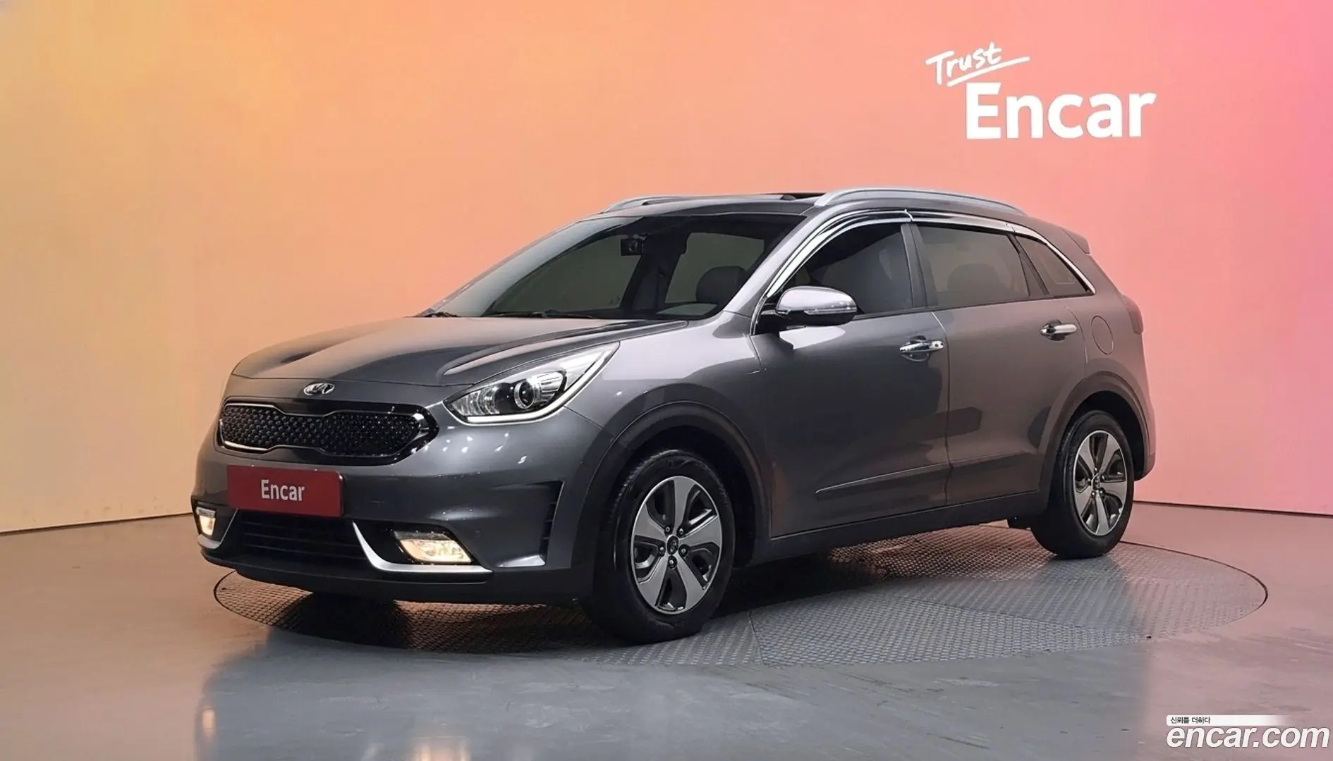 Main__Slider__Photo:Niro Kia 2016.4-0