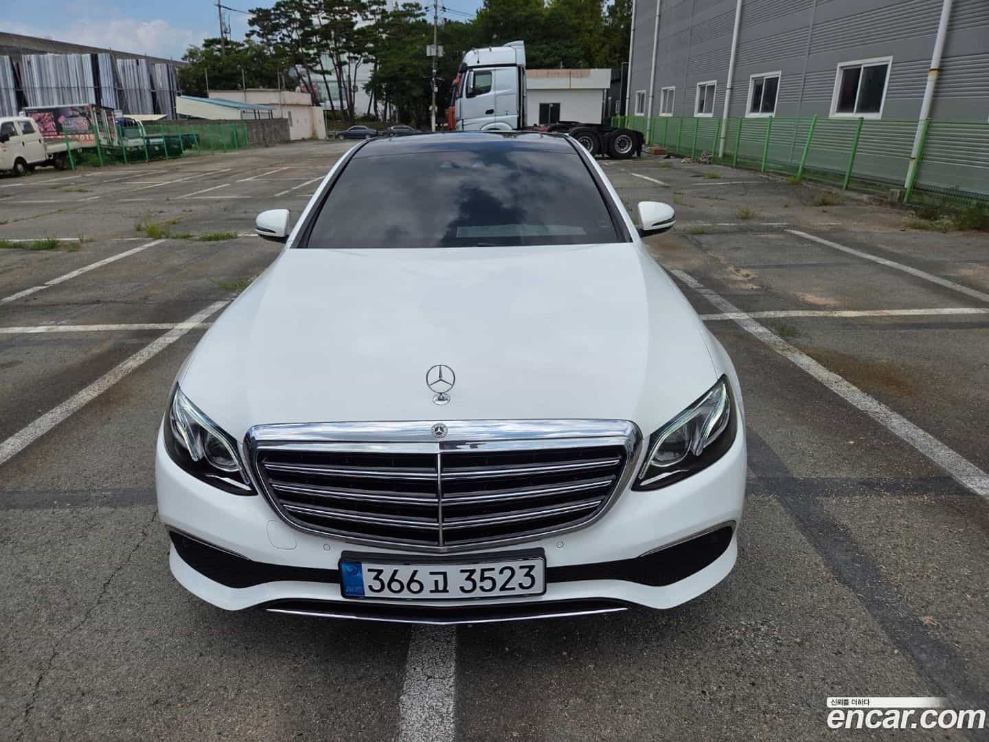 E-Class Mercedes-Benz 2017.0-OUTER-001