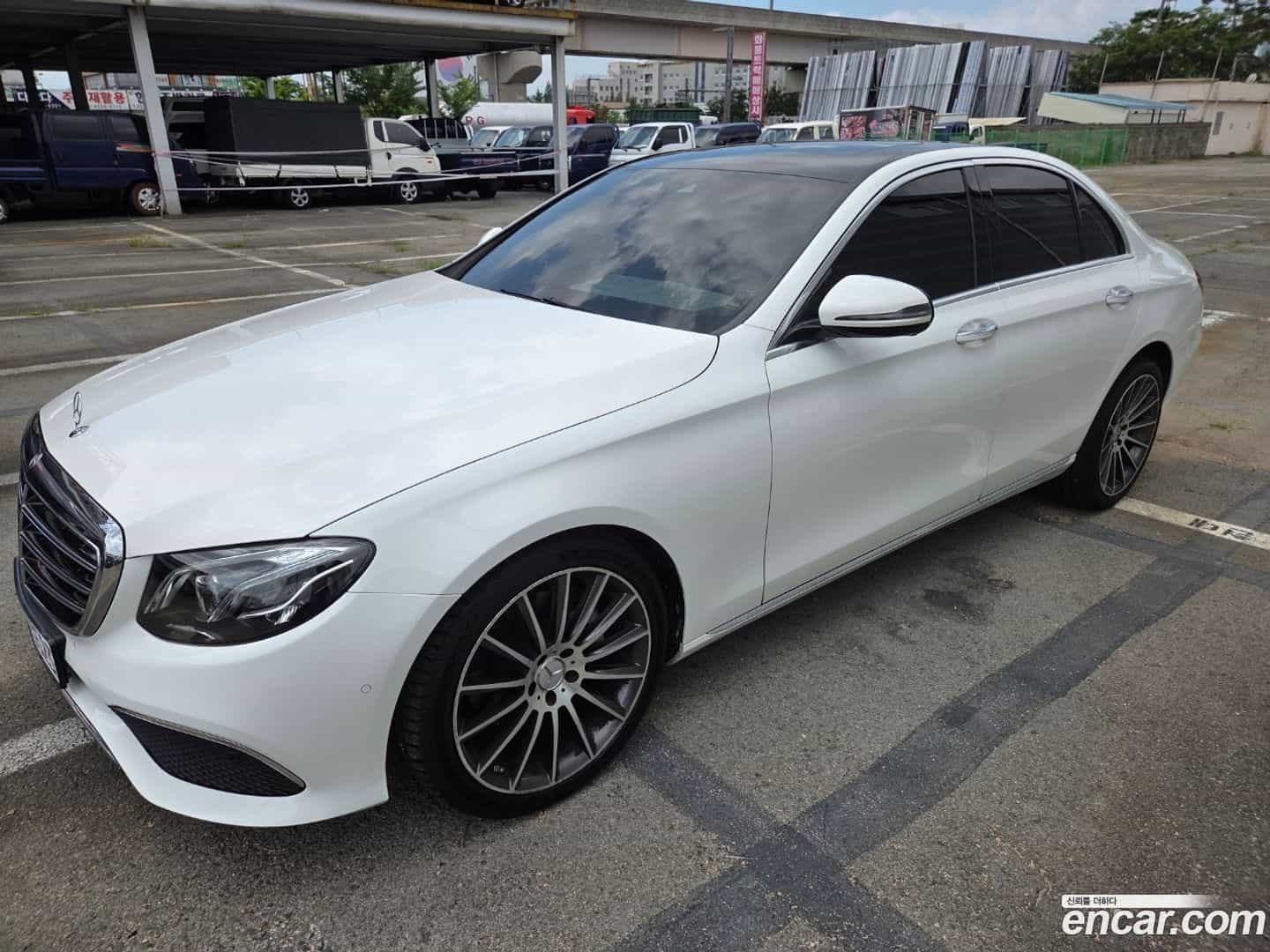 E-Class Mercedes-Benz 2017.0-OUTER-003