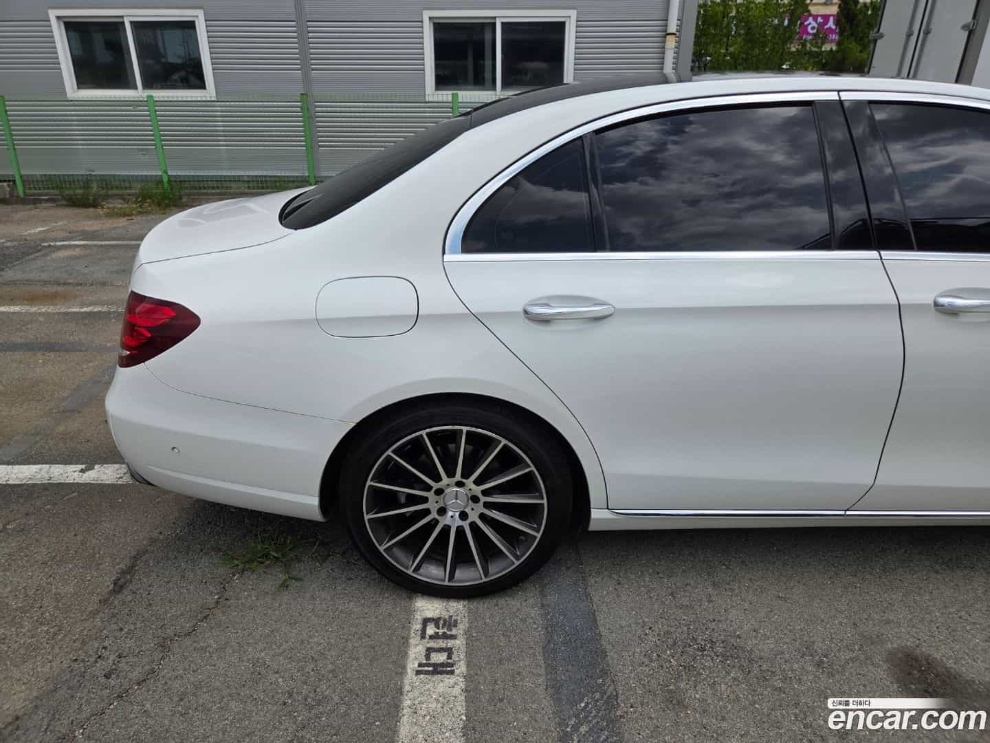 E-Class Mercedes-Benz 2017.0-OUTER-006
