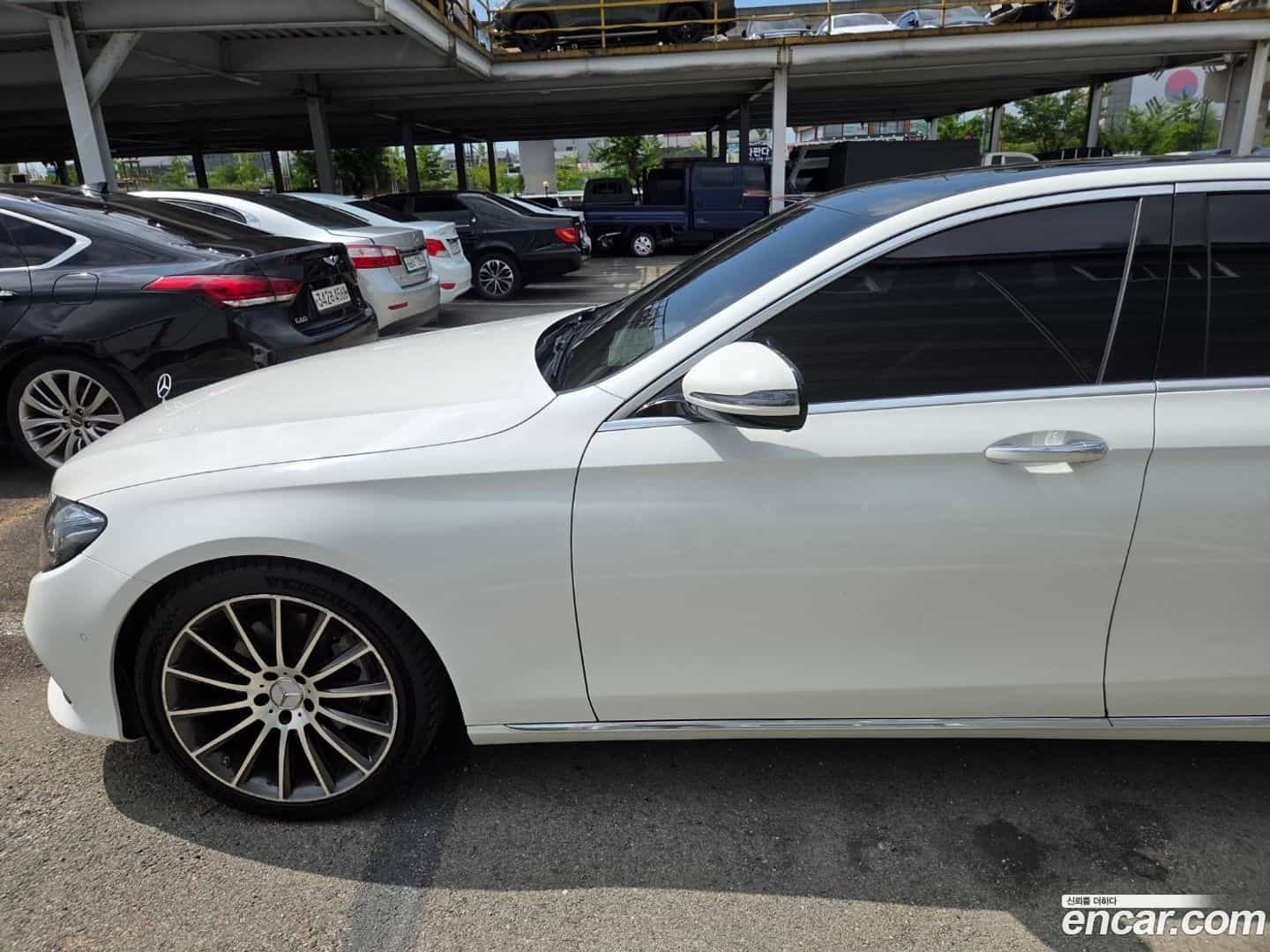 E-Class Mercedes-Benz 2017.0-INNER-007