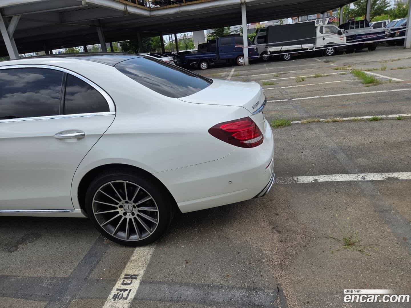 E-Class Mercedes-Benz 2017.0-INNER-009