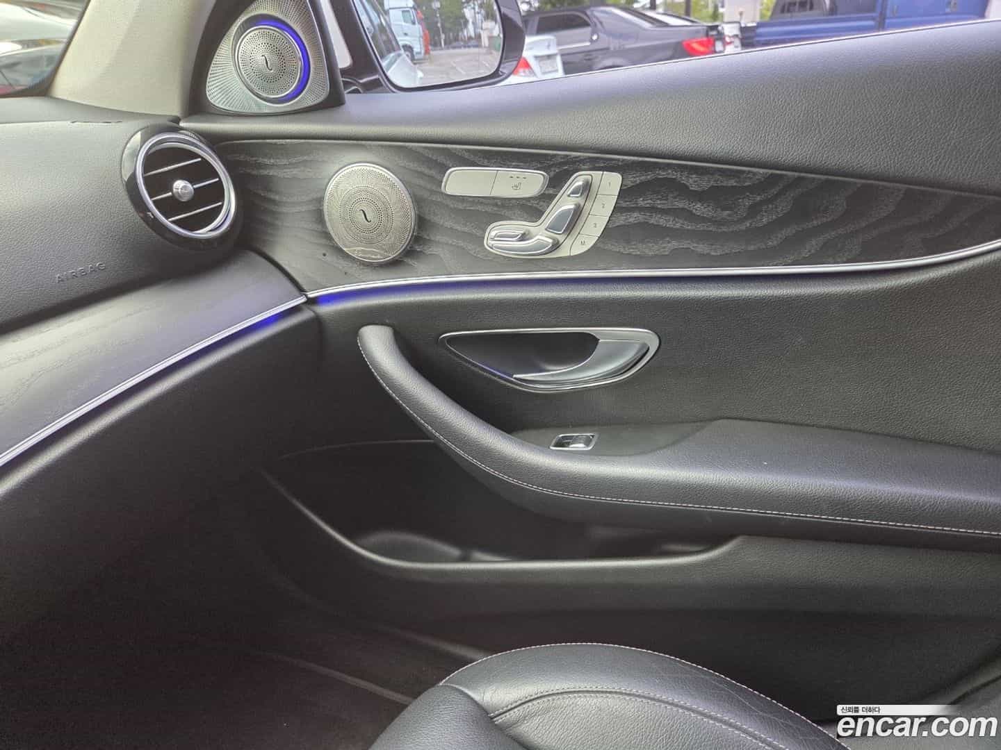 E-Class Mercedes-Benz 2017.0-OPTION-015