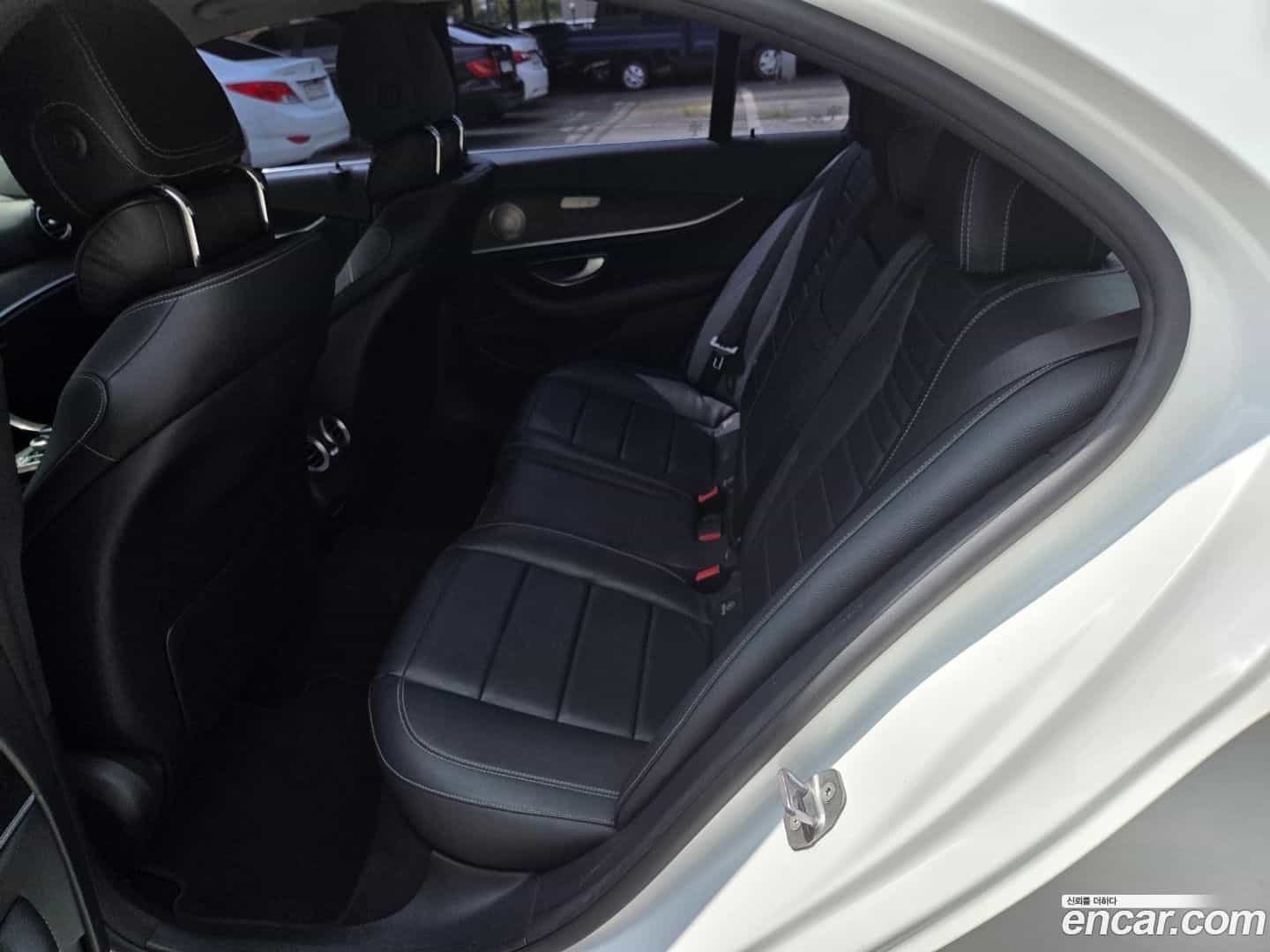 E-Class Mercedes-Benz 2017.0-OPTION-024
