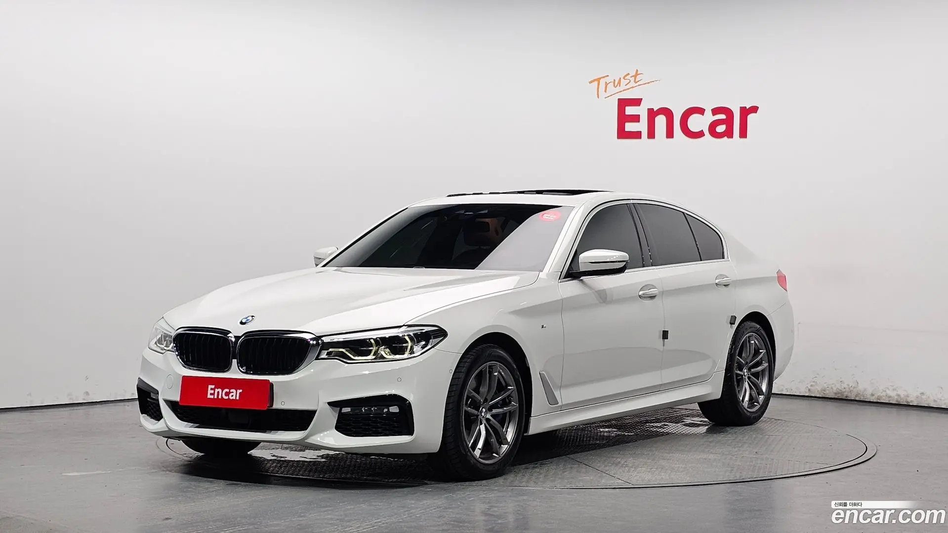 Main__Slider__Photo:5-Series BMW 2018.0-0