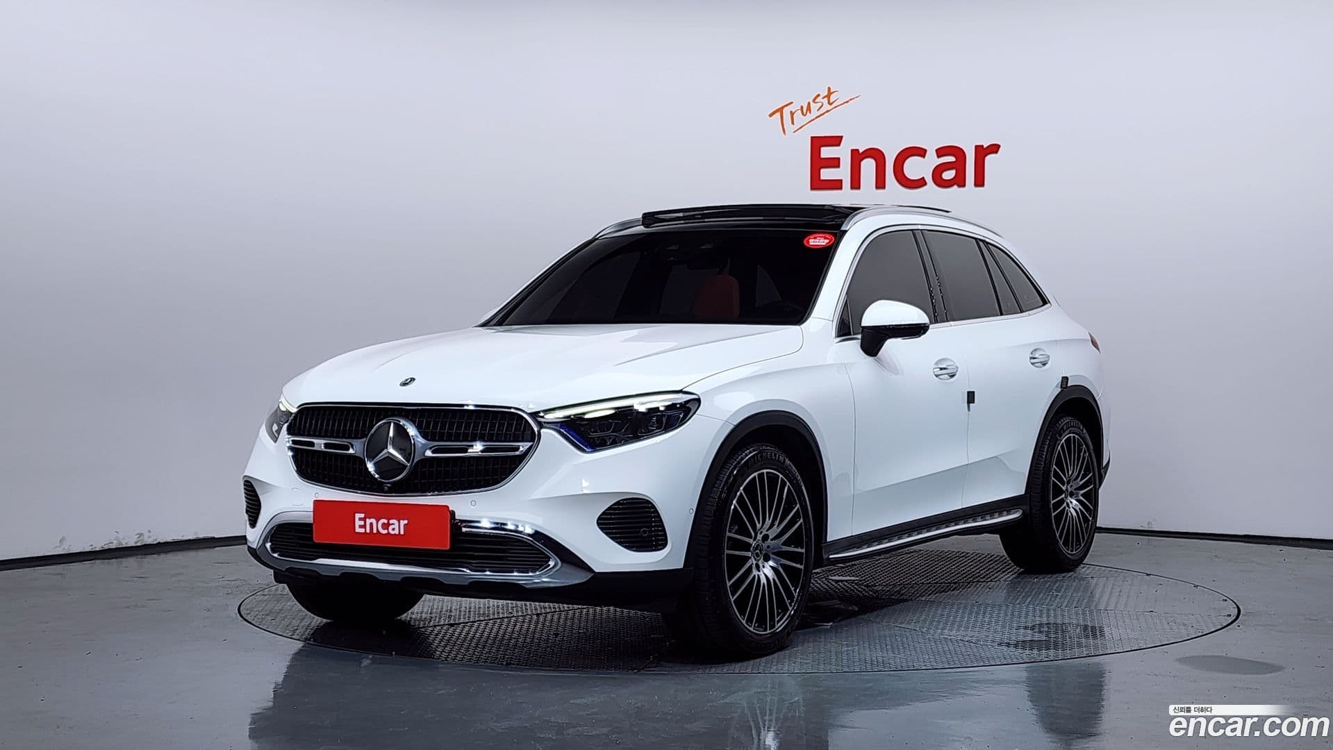 Main__Slider__Photo:GLC-Class Mercedes-Benz 2023.6-0