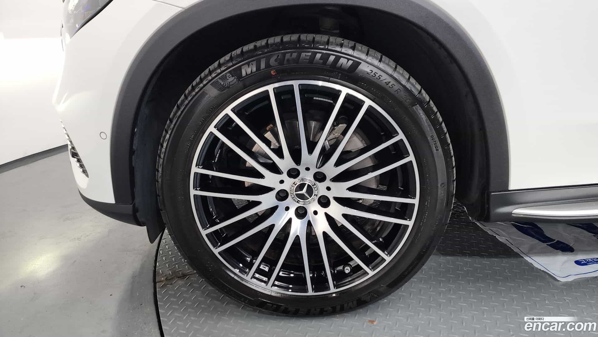 GLC-Class Mercedes-Benz 2023.6-OUTER-005
