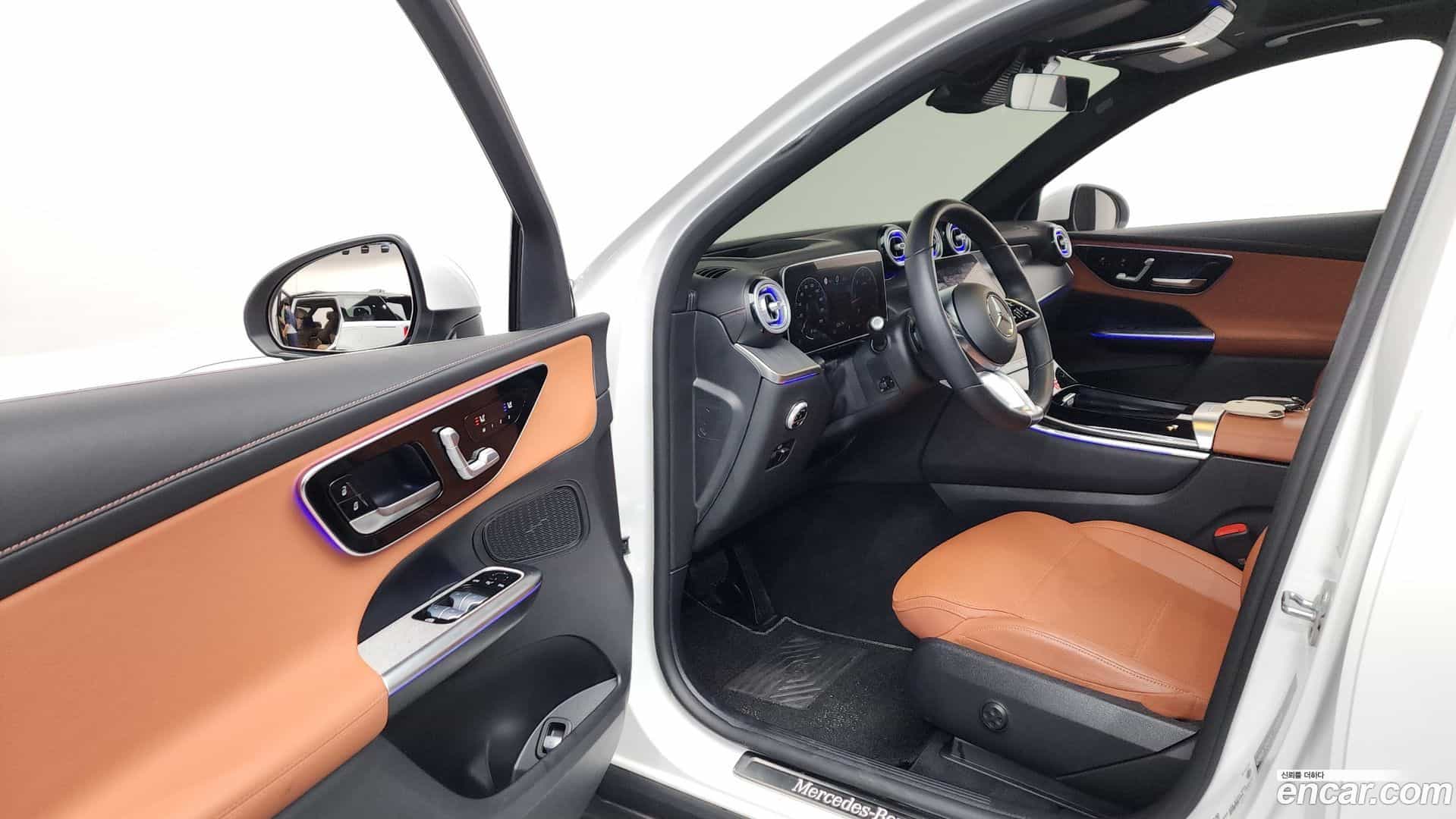 GLC-Class Mercedes-Benz 2023.6-INNER-010