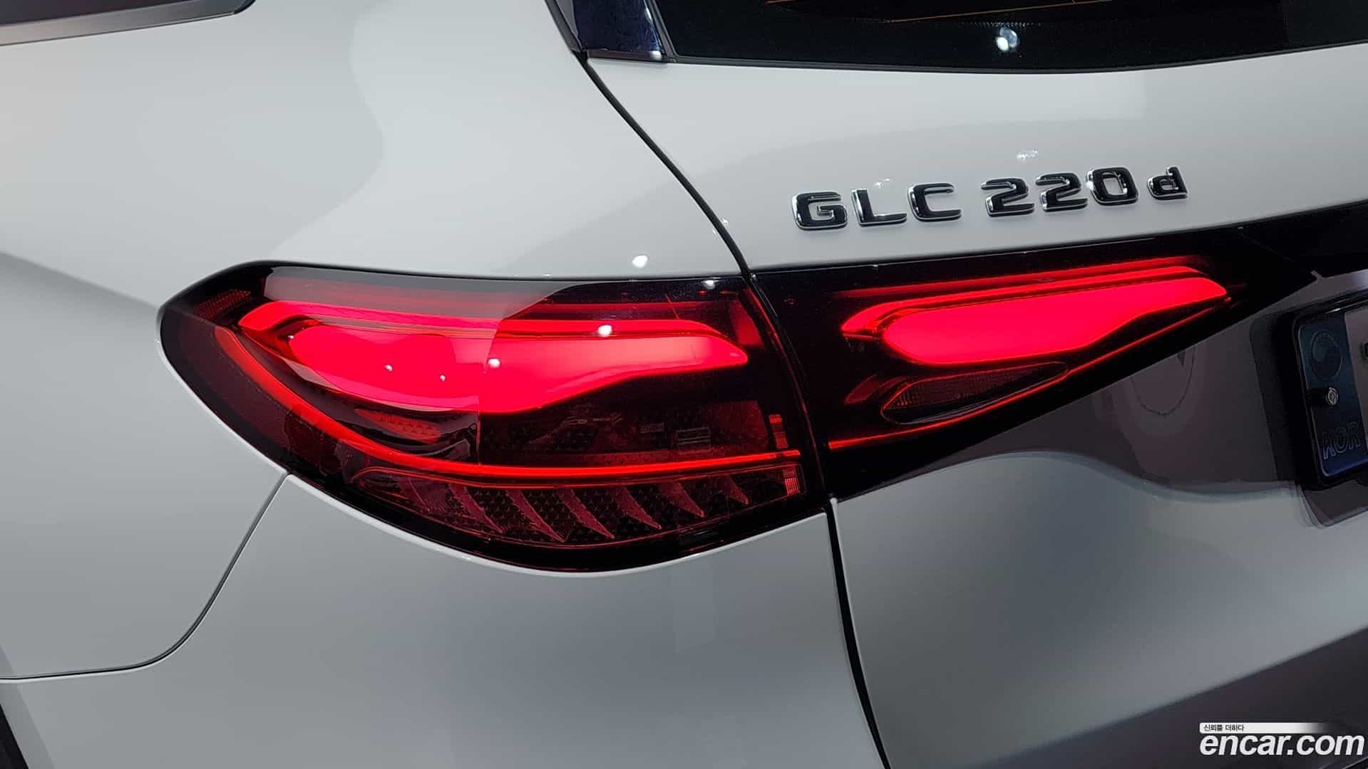 GLC-Class Mercedes-Benz 2023.6-OUTER-033