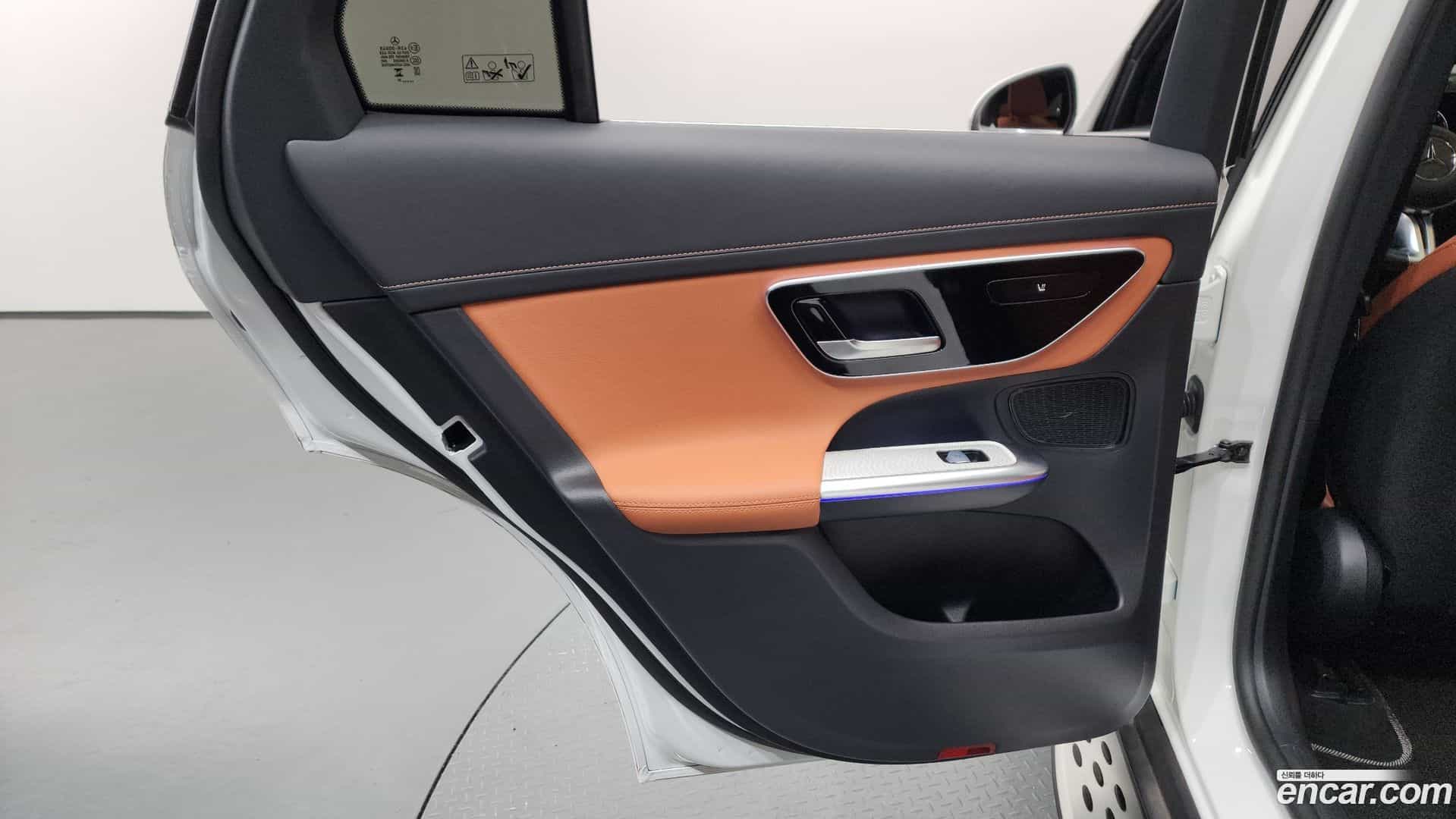GLC-Class Mercedes-Benz 2023.6-INNER-035