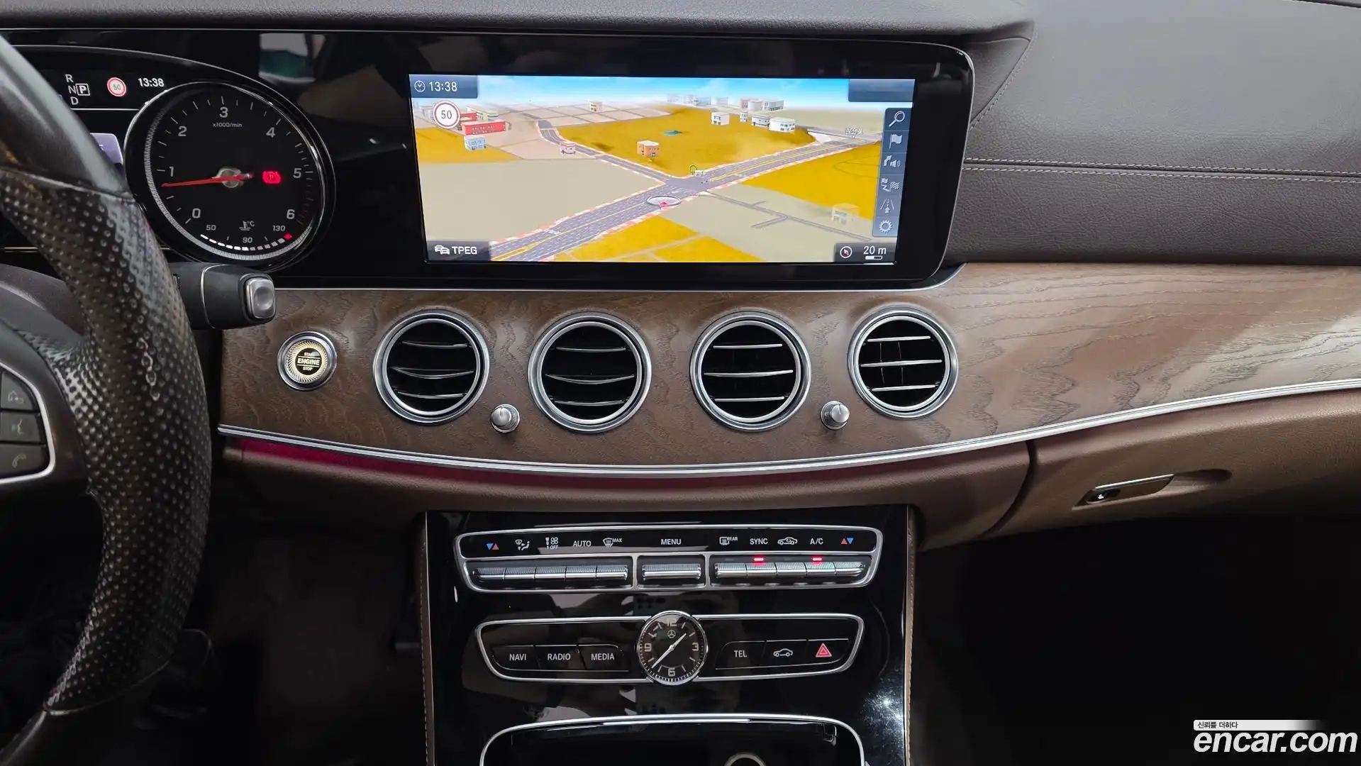 E-Class Mercedes-Benz 2017.7-OPTION-017