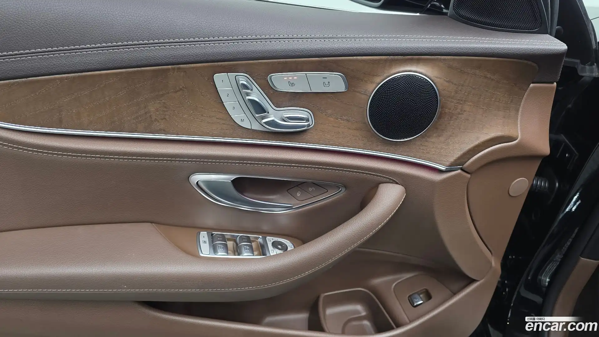 E-Class Mercedes-Benz 2017.7-OPTION-041