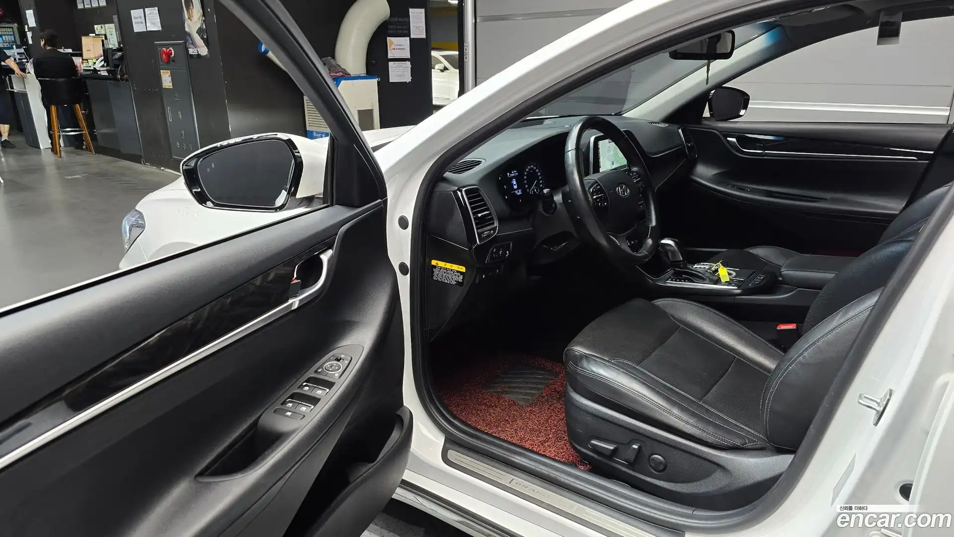 Grandeur Hyundai 2017.0-INNER-010