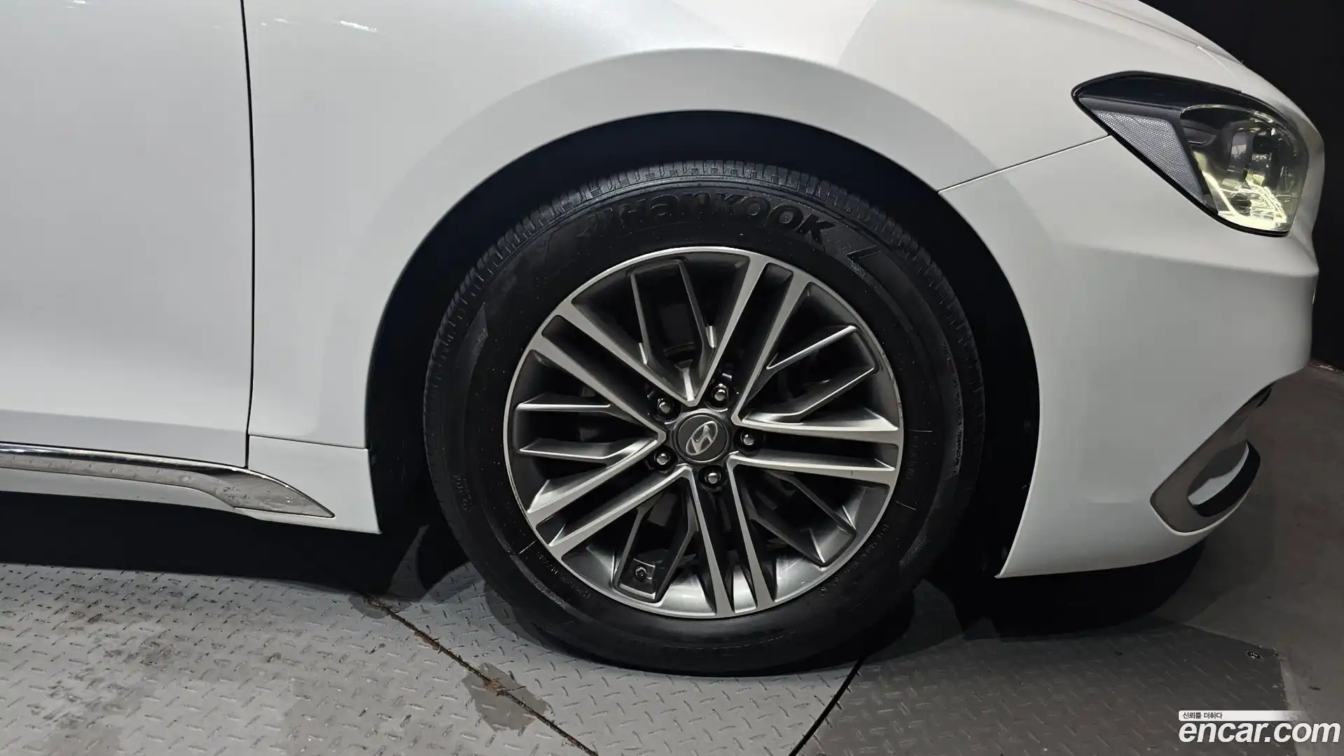 Grandeur Hyundai 2017.0-OUTER-031