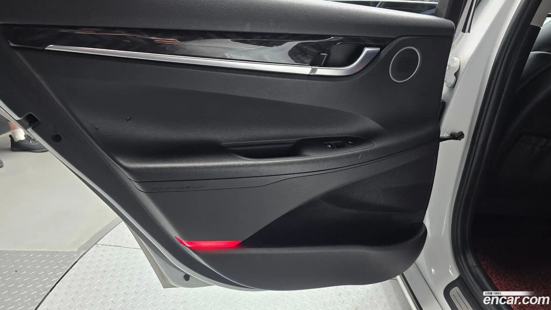 Grandeur Hyundai 2017.0-INNER-035