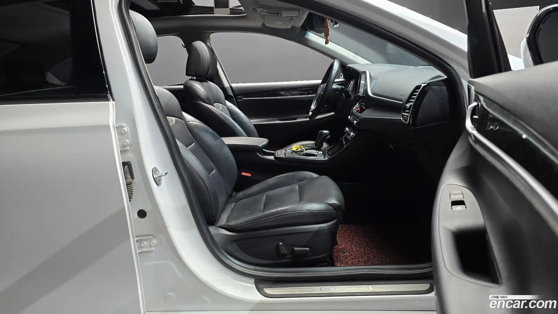 Grandeur Hyundai 2017.0-INNER-036