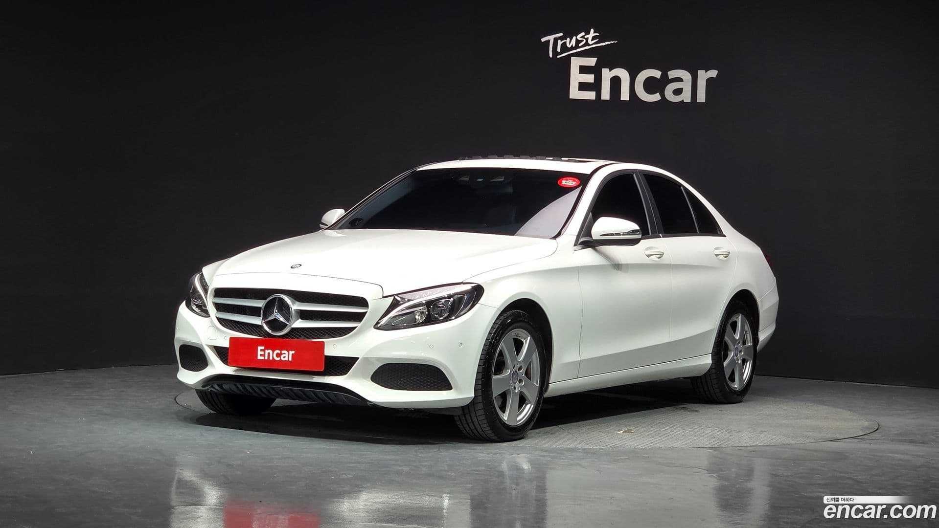 Main__Slider__Photo:C-Class Mercedes-Benz 2016.10-0