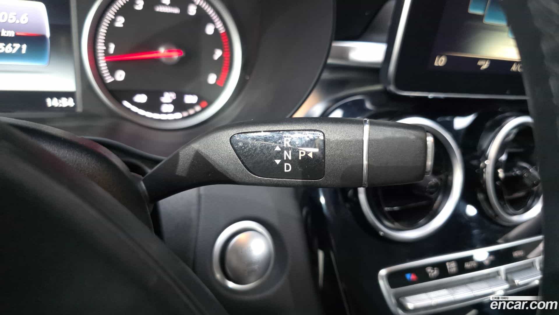 C-Class Mercedes-Benz 2016.10-INNER-009