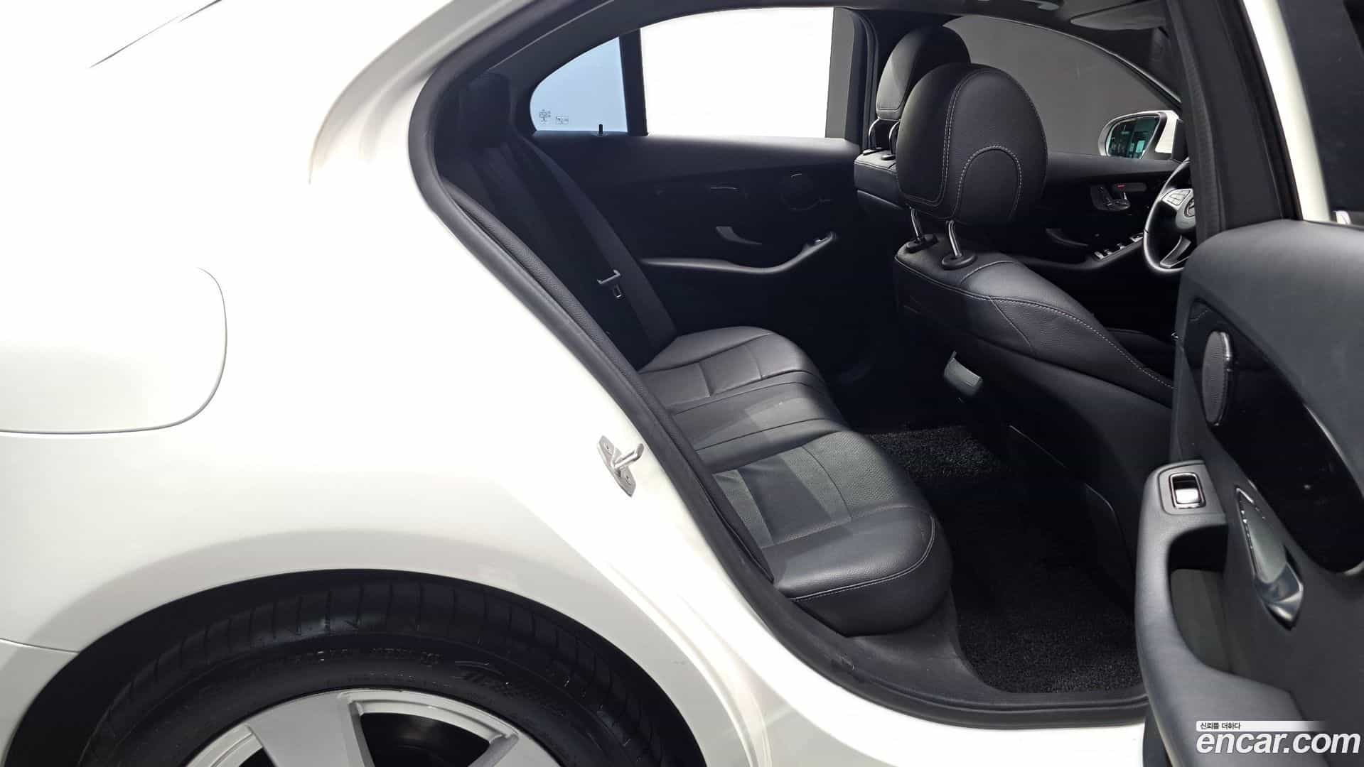 C-Class Mercedes-Benz 2016.10-OPTION-016