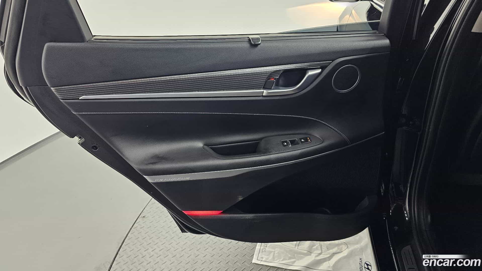 Grandeur Hyundai 2018.8-INNER-035