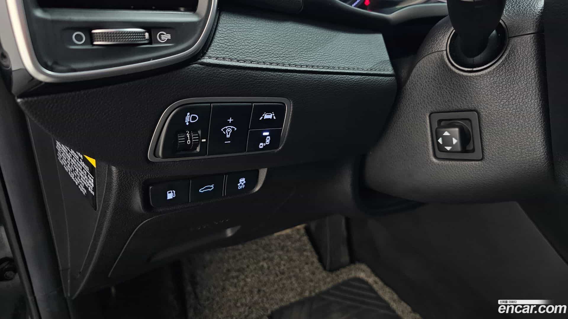 Grandeur Hyundai 2018.8-OPTION-051