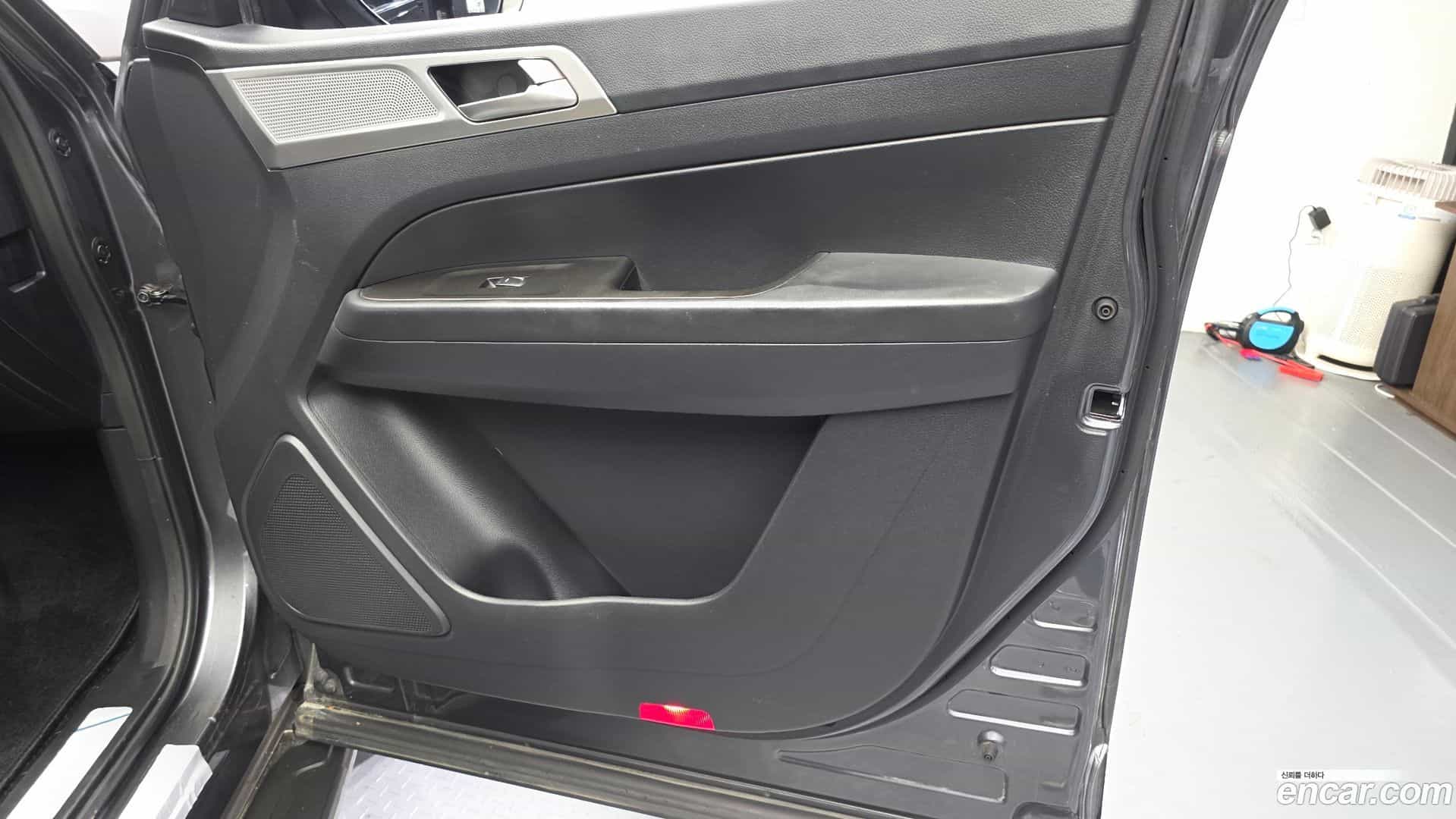 Rexton KG Mobility 2019.3-INNER-034