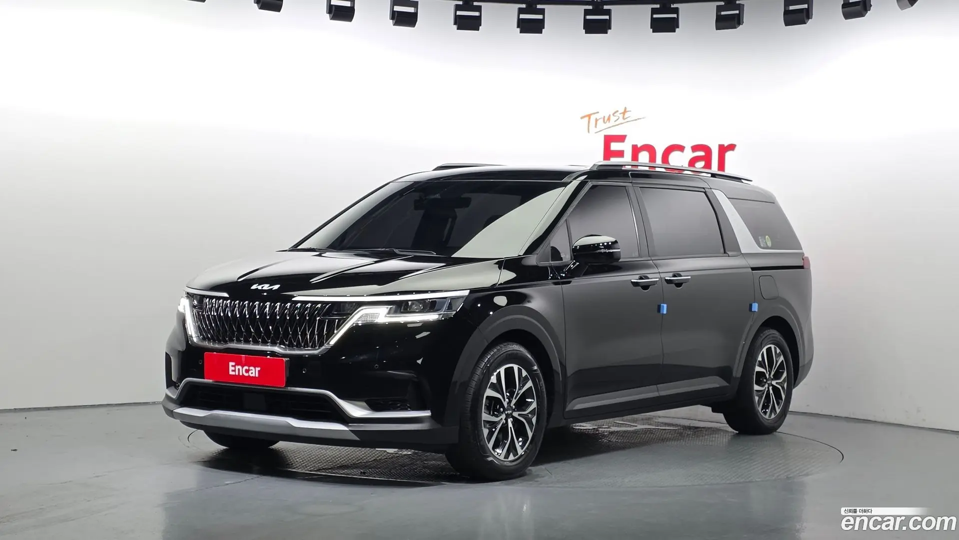 Main__Slider__Photo:Canival Kia 2022.4-0