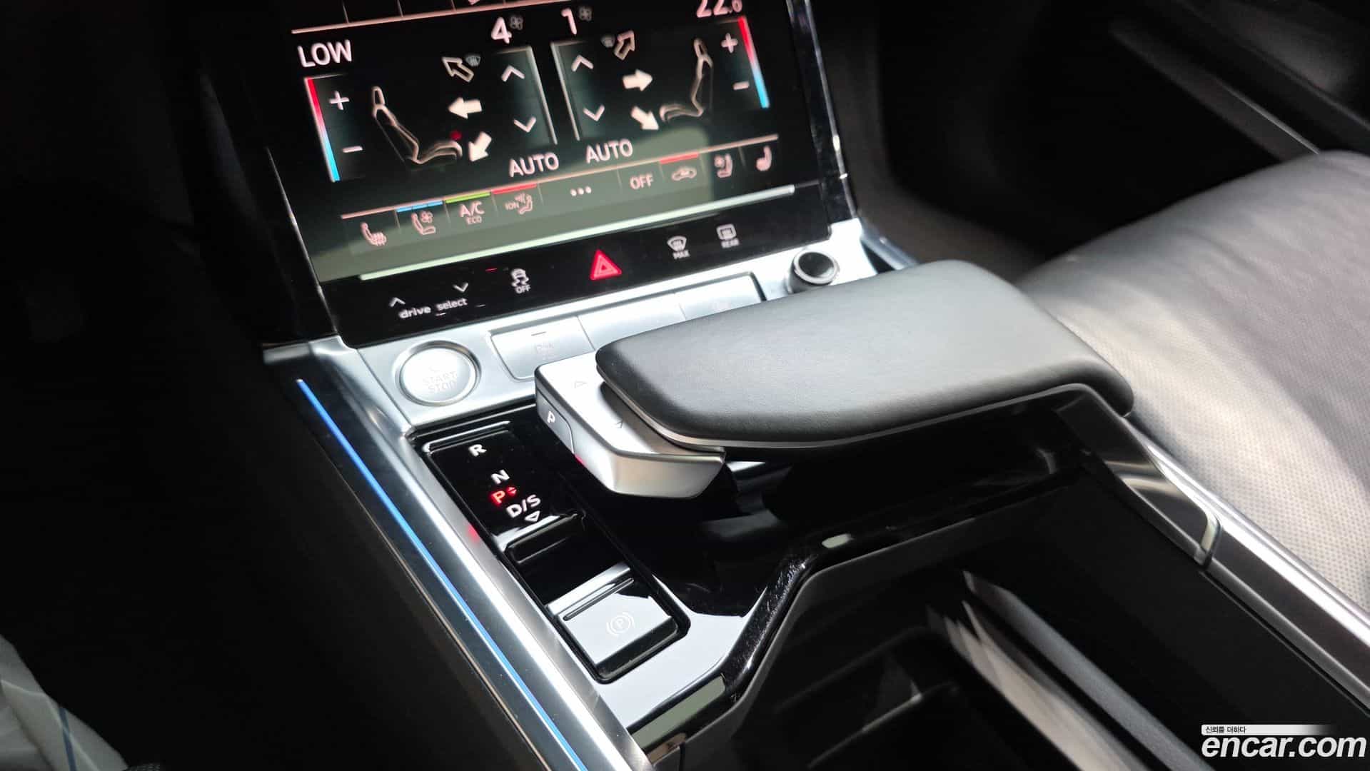 e-tron Audi 2020.6-INNER-009
