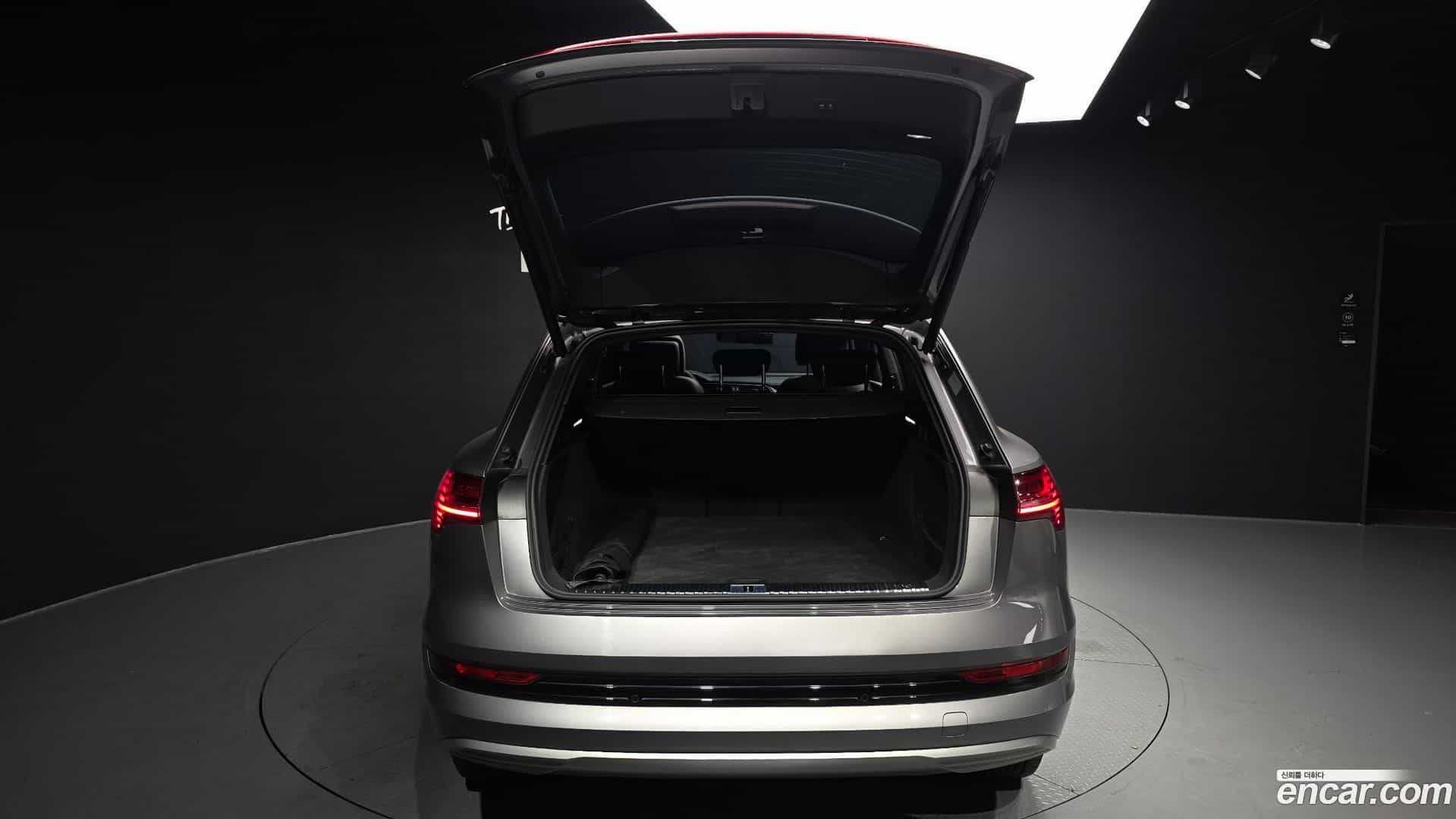 e-tron Audi 2020.6-OPTION-024