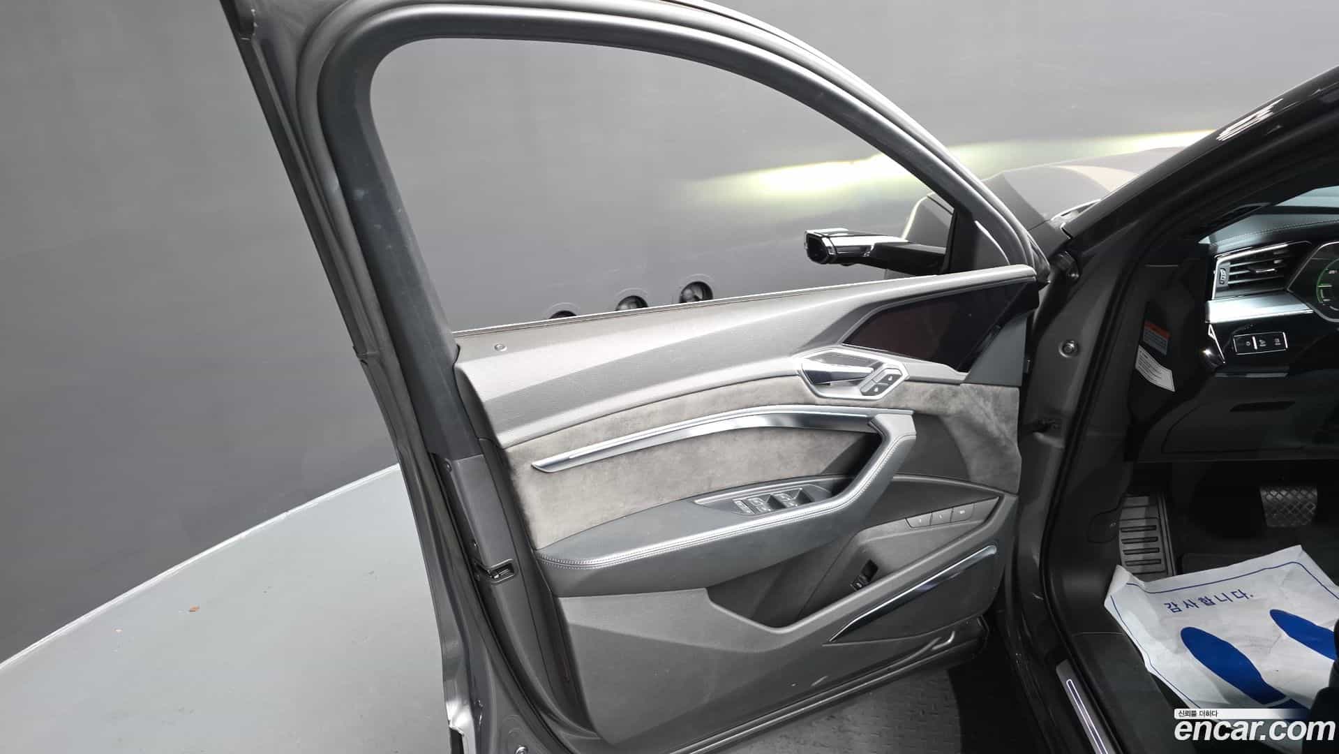 e-tron Audi 2020.6-INNER-034