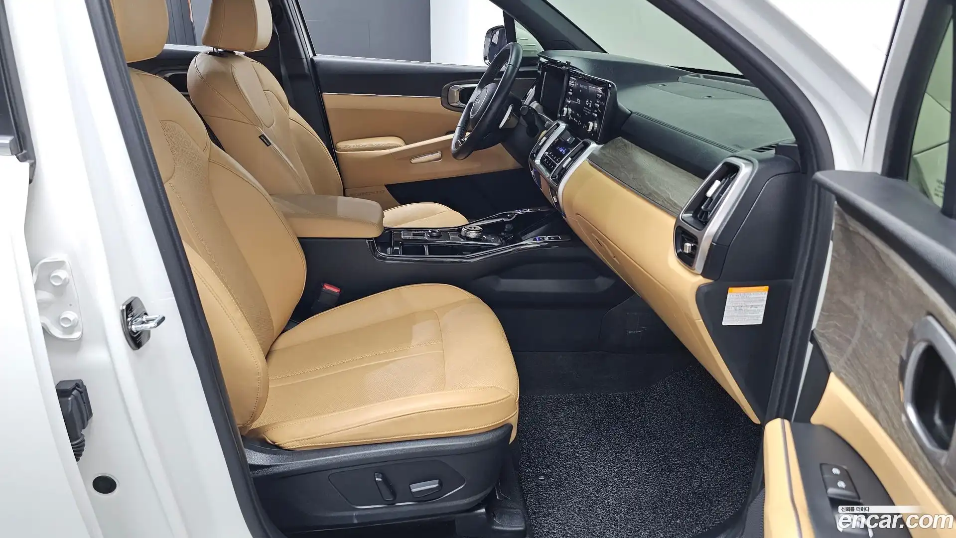 Sorento Kia 2022.2-INNER-036