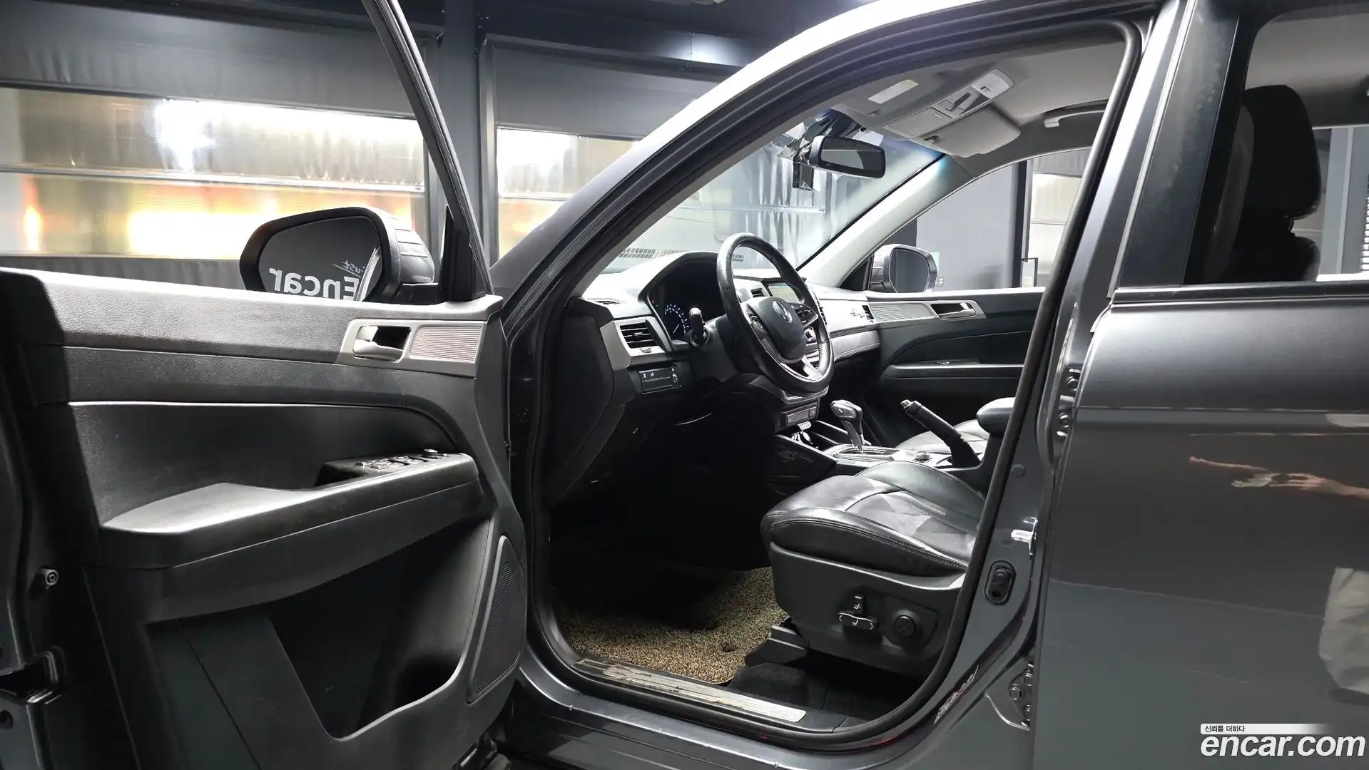 Rexton KG Mobility 2019.6-INNER-010