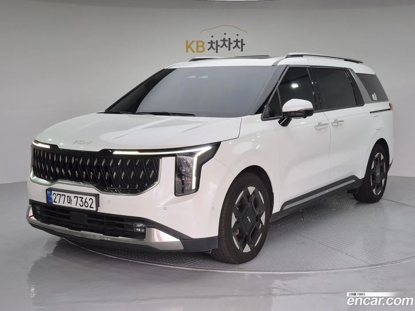 Main__Slider__Photo:Canival Kia 2024.0-0