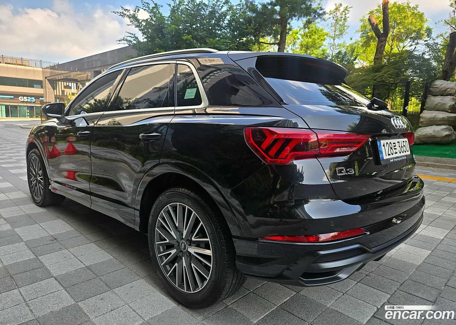 Q3 Audi 2022.5-OUTER-004