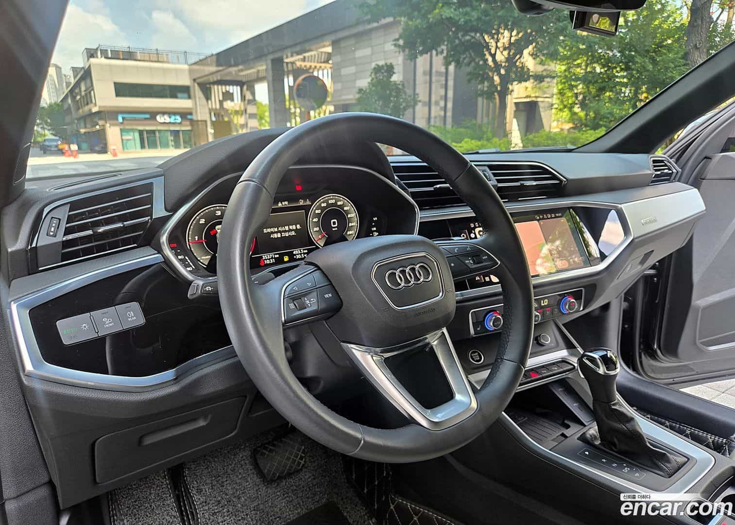 Q3 Audi 2022.5-OPTION-015