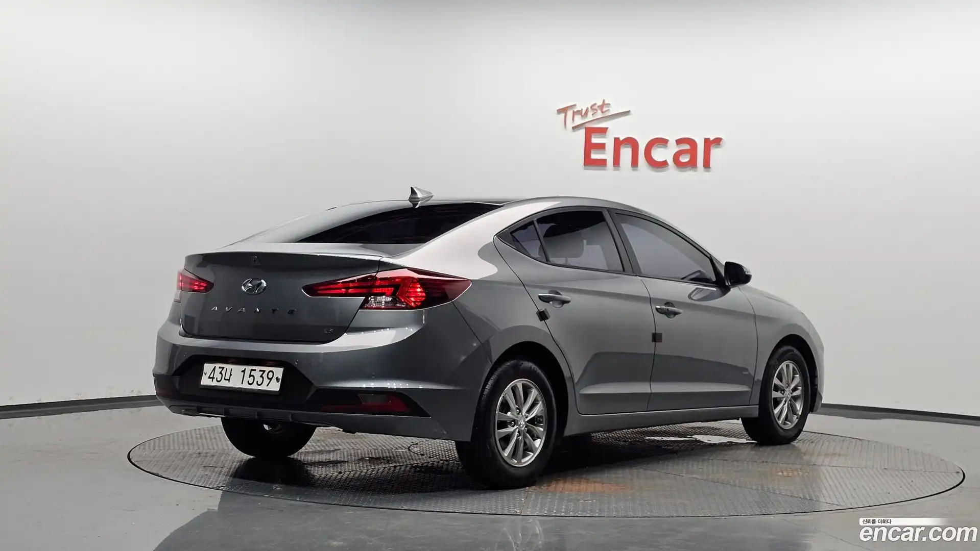 AVANTE Hyundai 2018.9-OUTER-002
