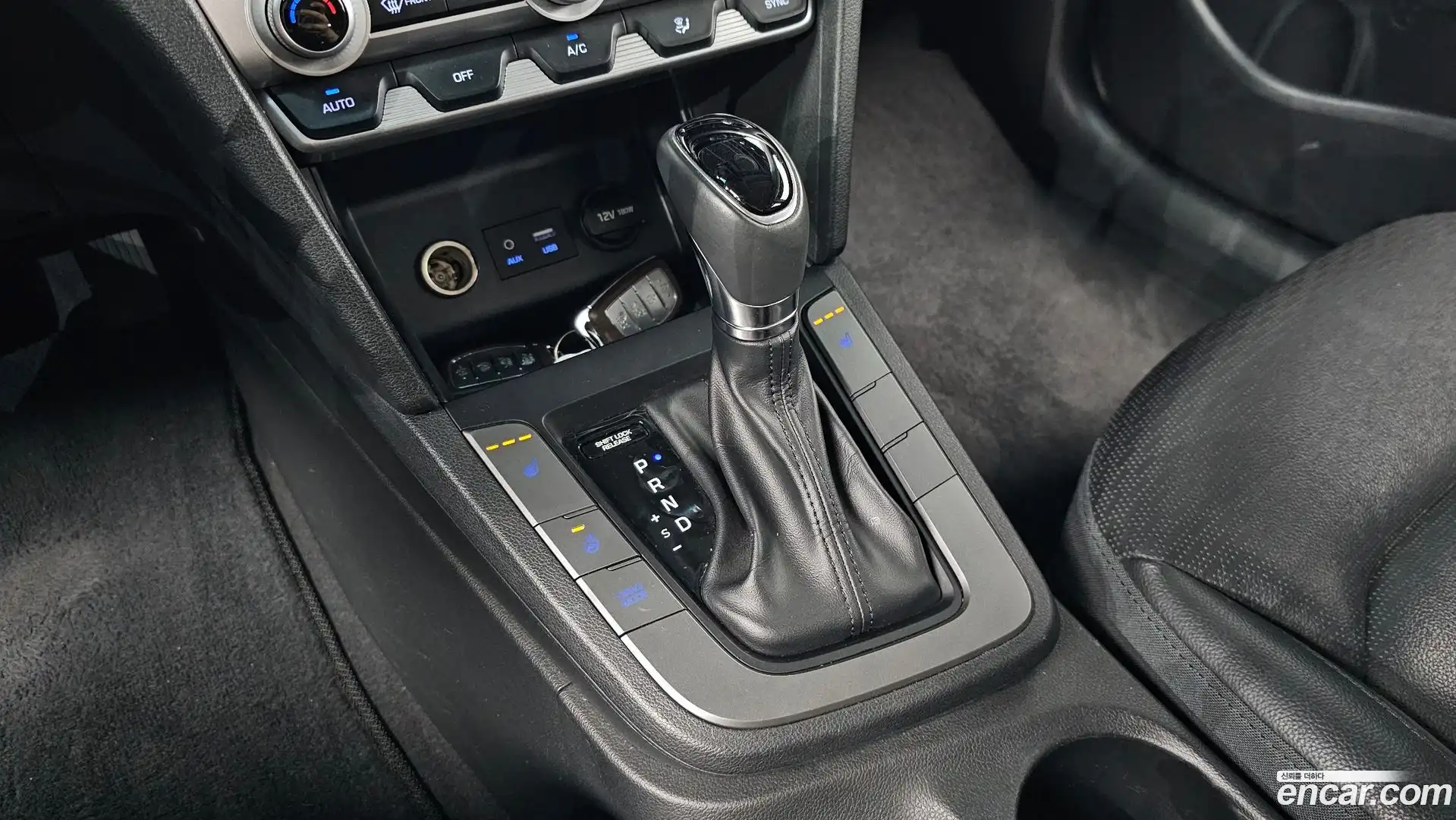 AVANTE Hyundai 2018.9-INNER-009