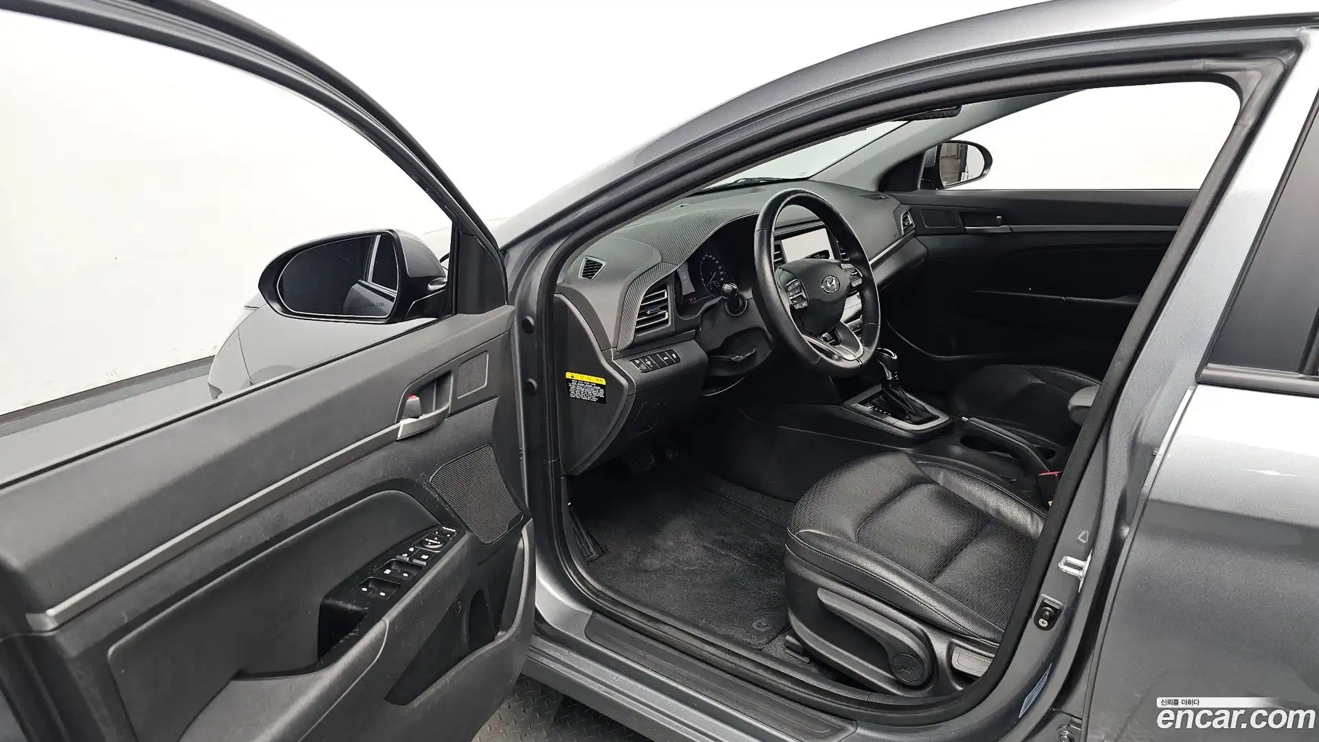 AVANTE Hyundai 2018.9-INNER-010