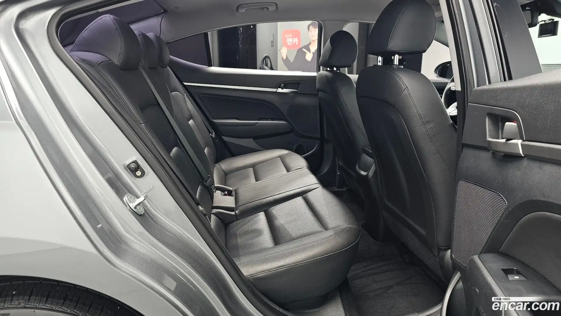 AVANTE Hyundai 2018.9-OPTION-015