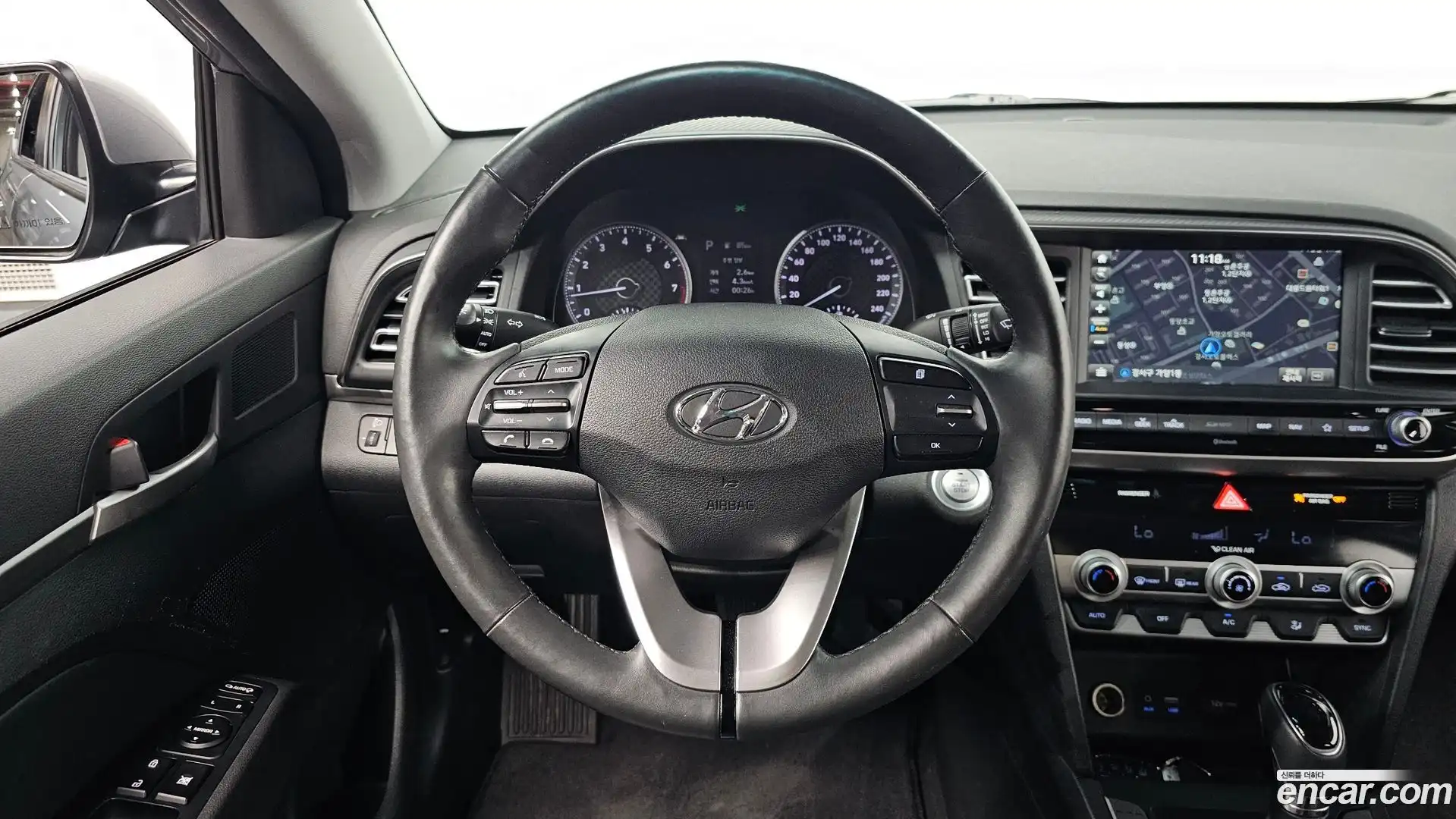 AVANTE Hyundai 2018.9-OPTION-017