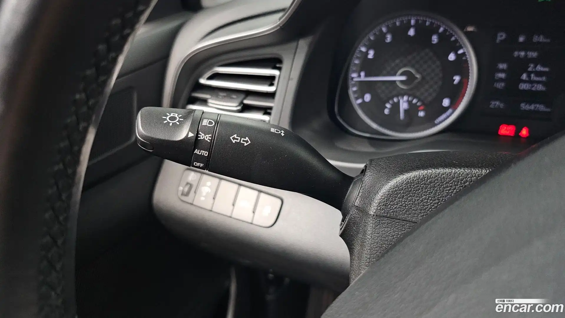 AVANTE Hyundai 2018.9-OPTION-019